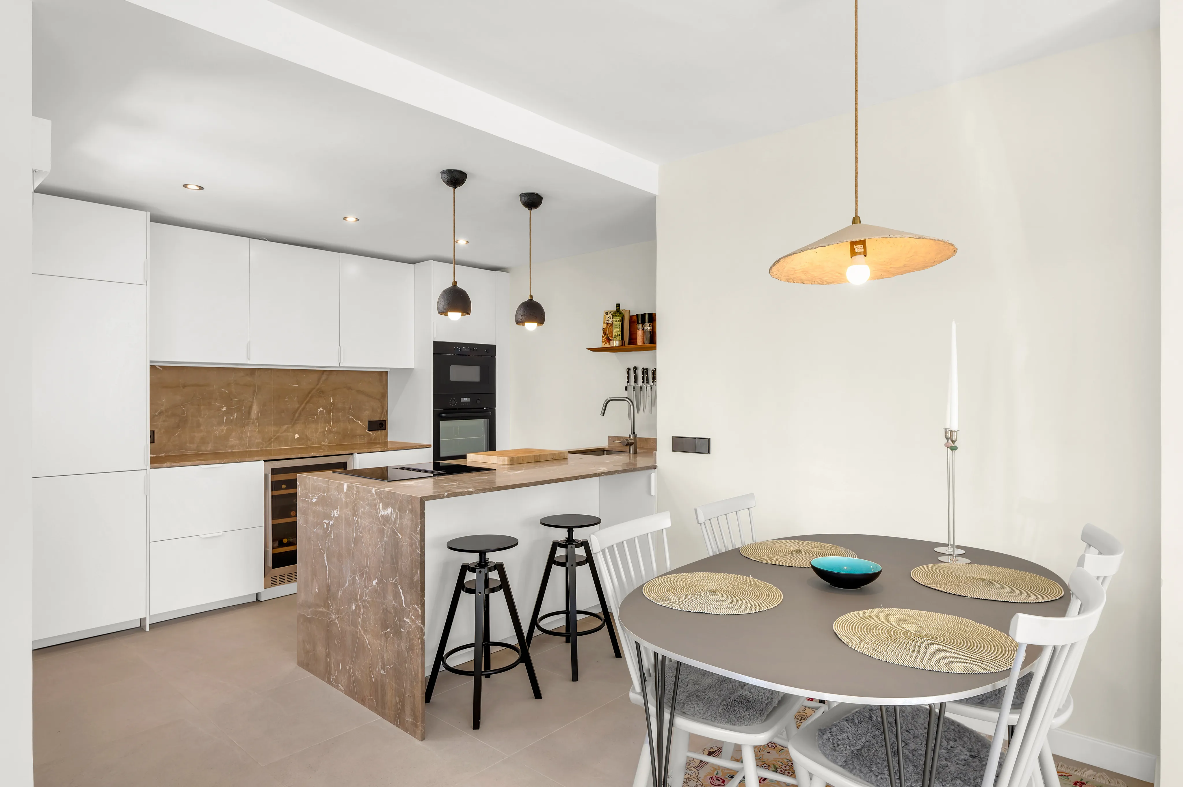 Stilfullt renoverad lägenhet nära hamnen i Cala Nova-7