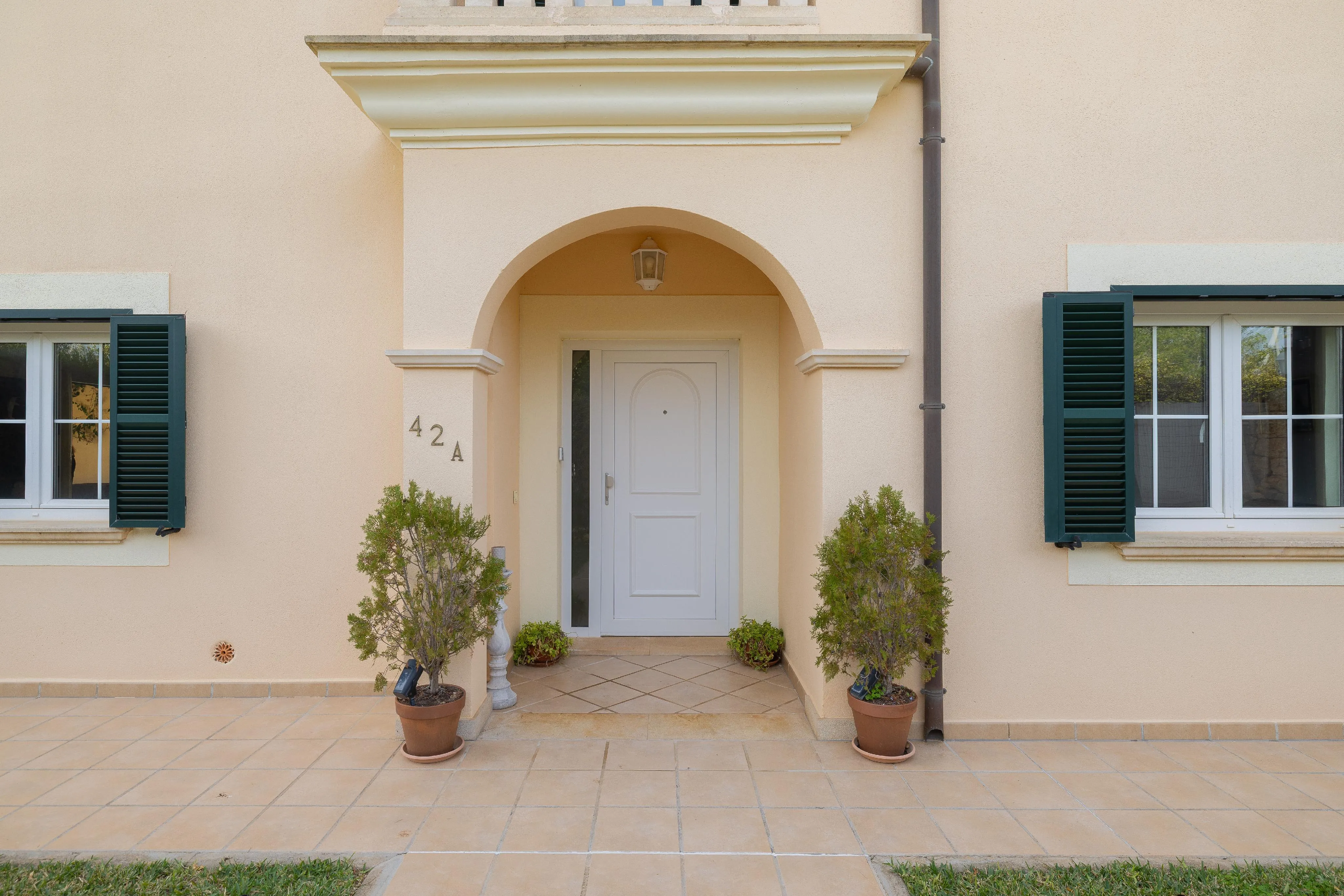 Mediterrane Doppelhaushälfte mit Pool in Puig de Ros-4