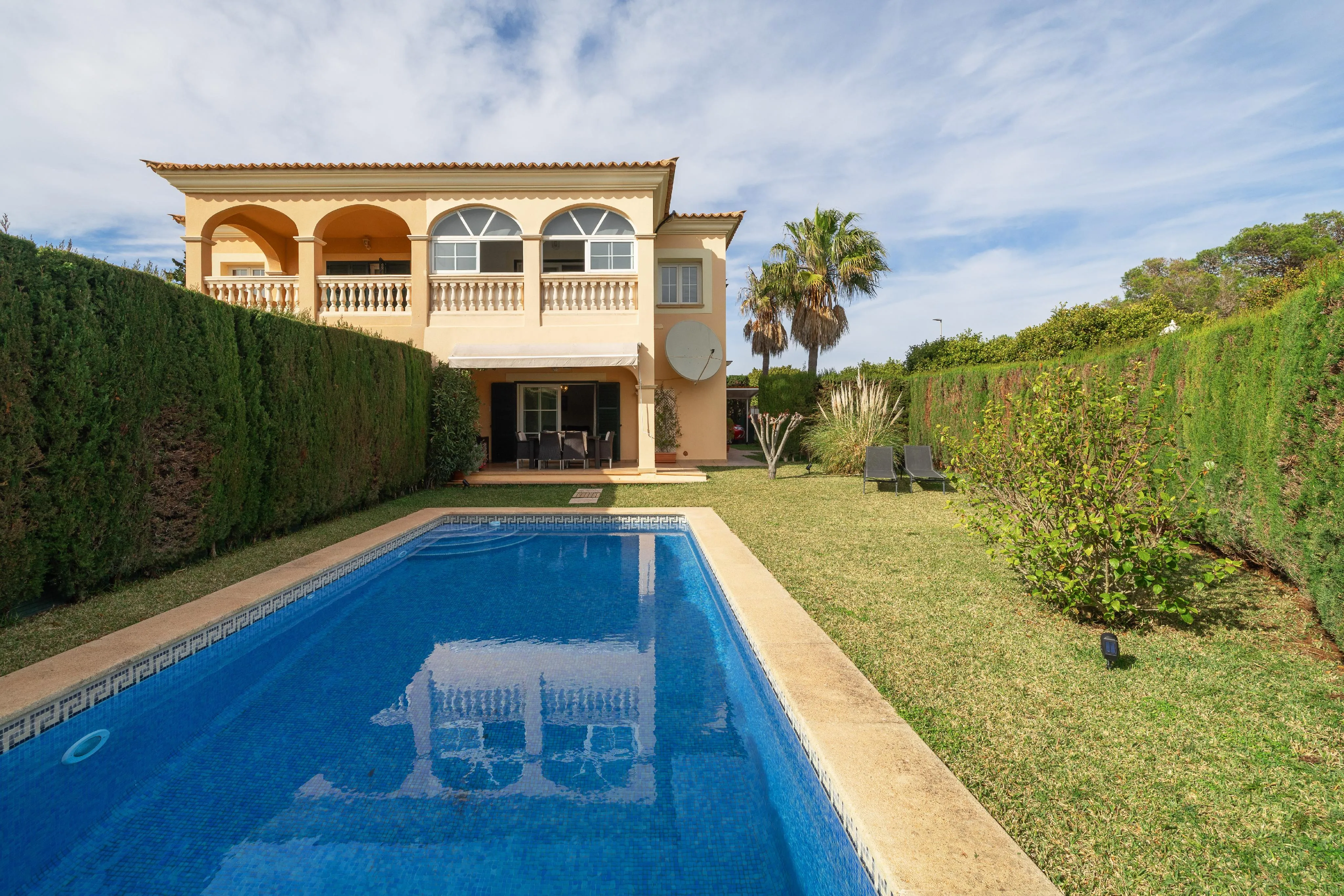 Pareado mediterráneo con piscina en Puig de Ros-3