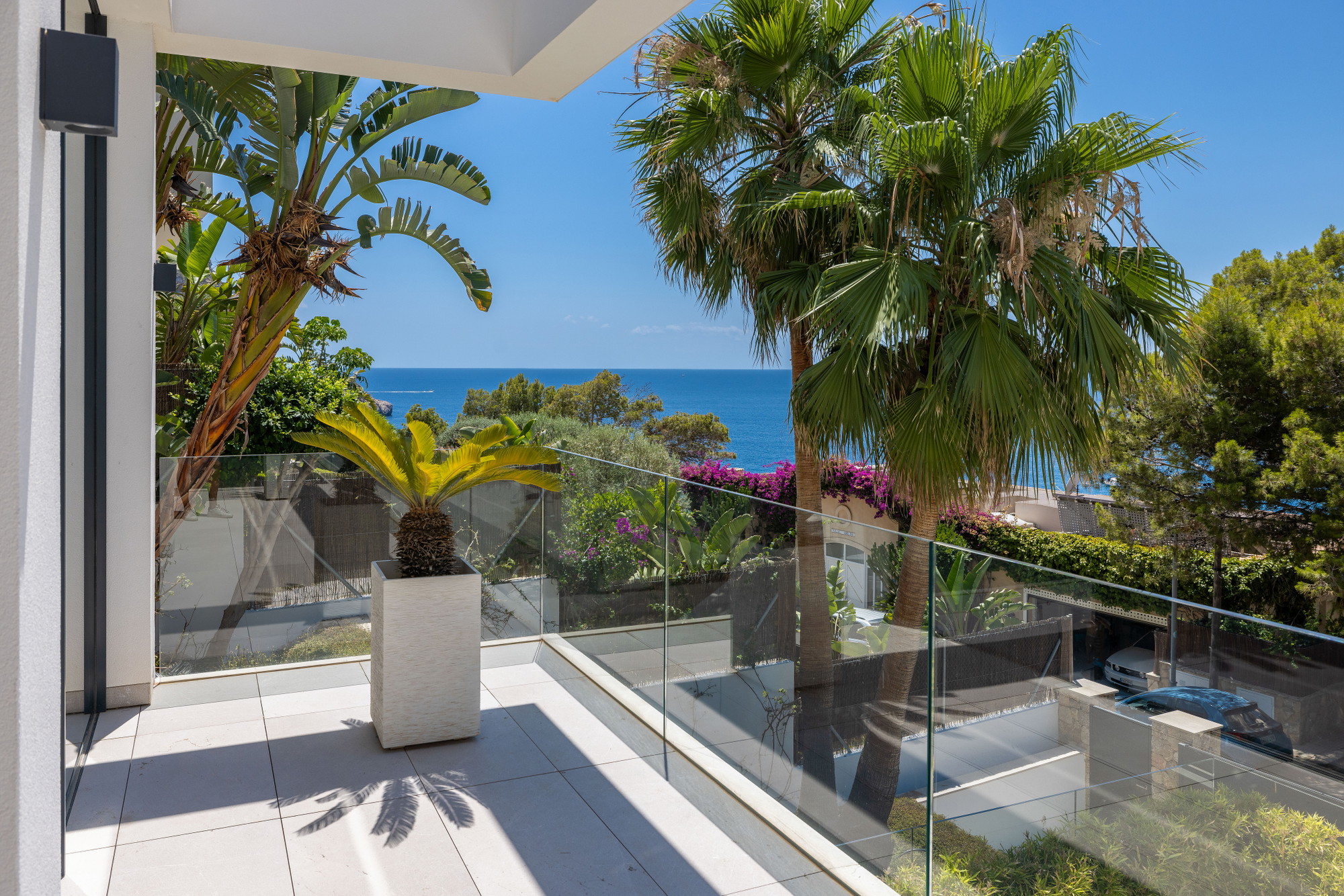 Villa di lusso in seconda linea di mare con piscina a sfioro e vista spettacolare sul mare-21