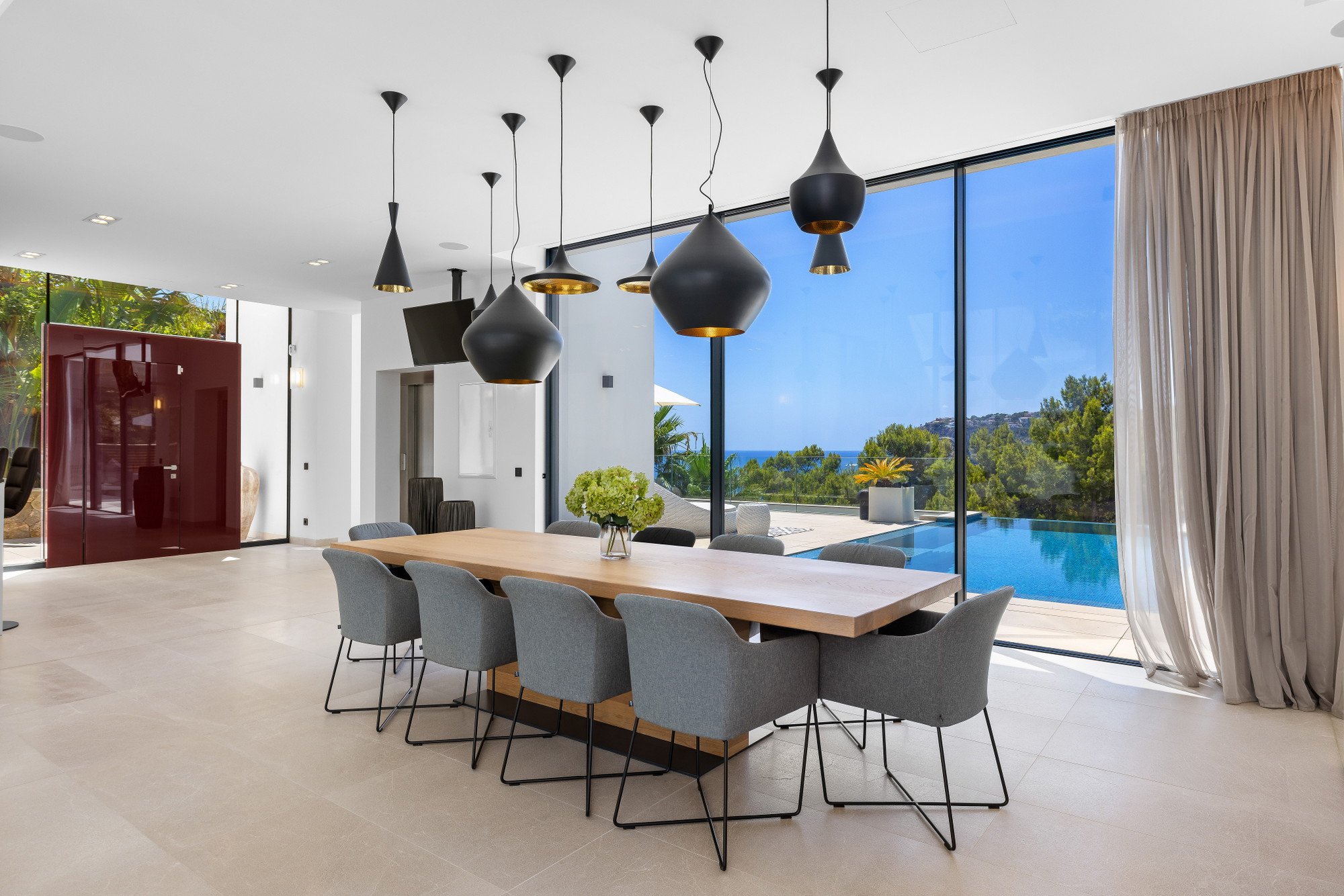 Villa di lusso in seconda linea di mare con piscina a sfioro e vista spettacolare sul mare-5