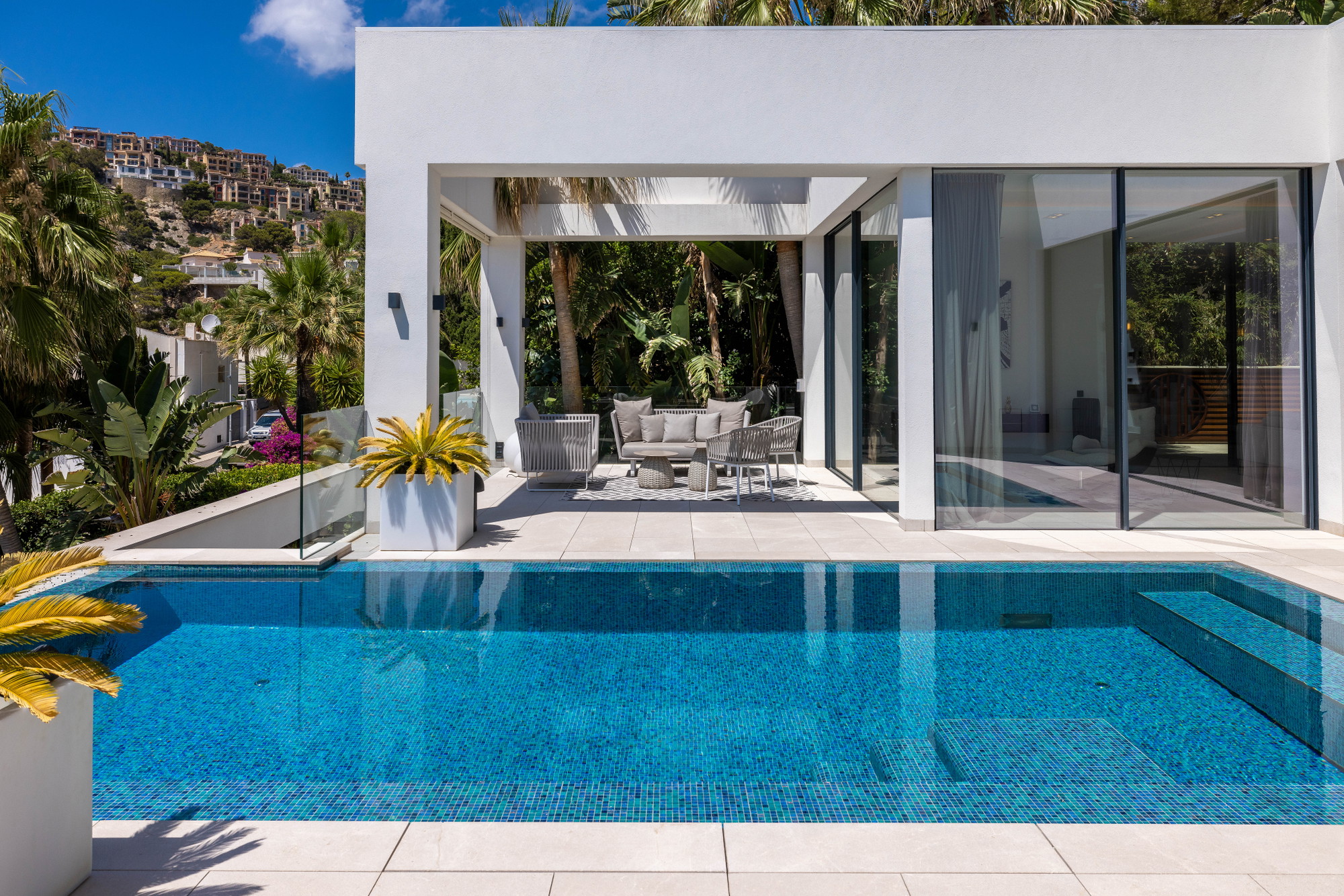 Villa di lusso in seconda linea di mare con piscina a sfioro e vista spettacolare sul mare-28