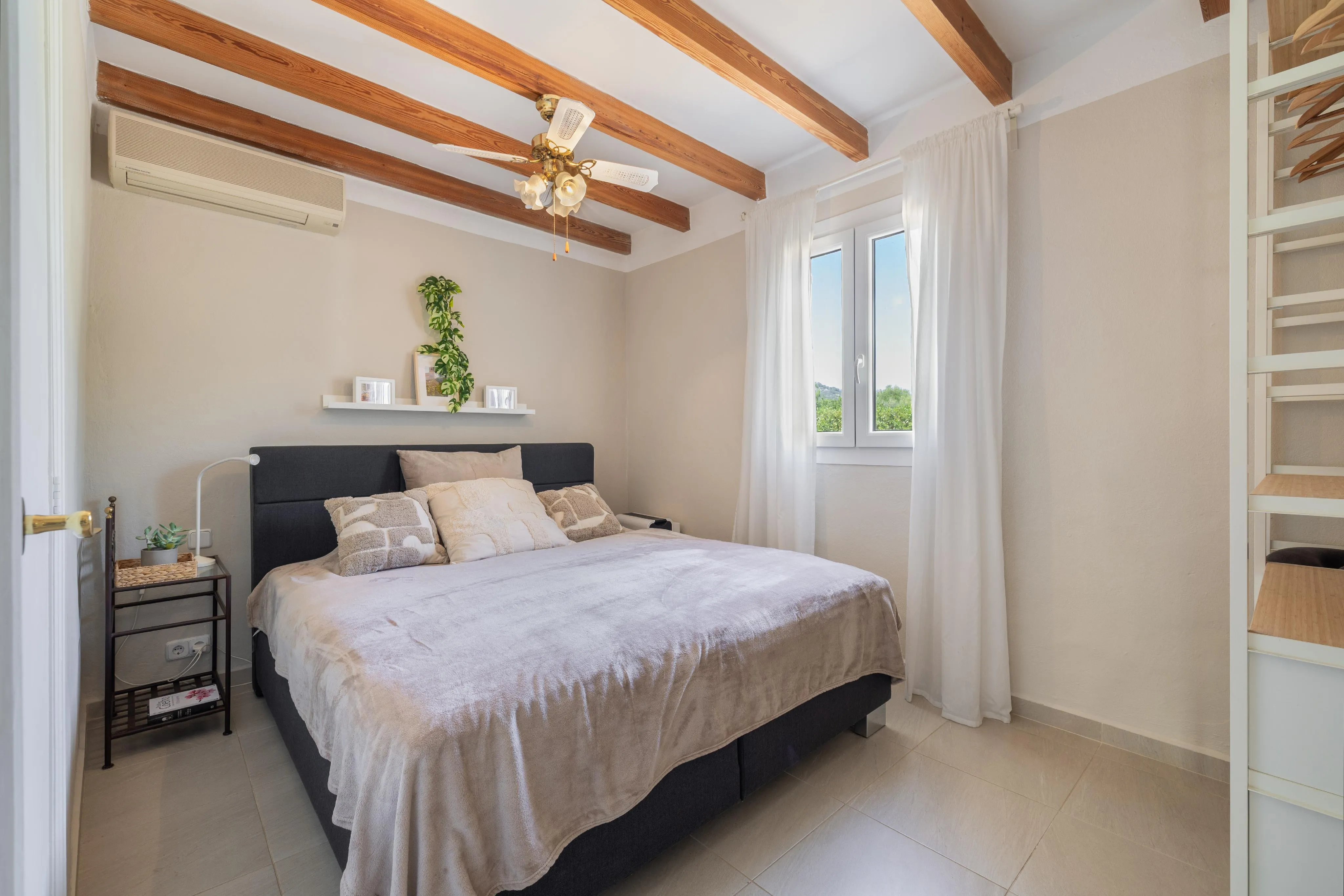 Renovierte und gepflegte Finca mit traumhaftem Ausblick-9