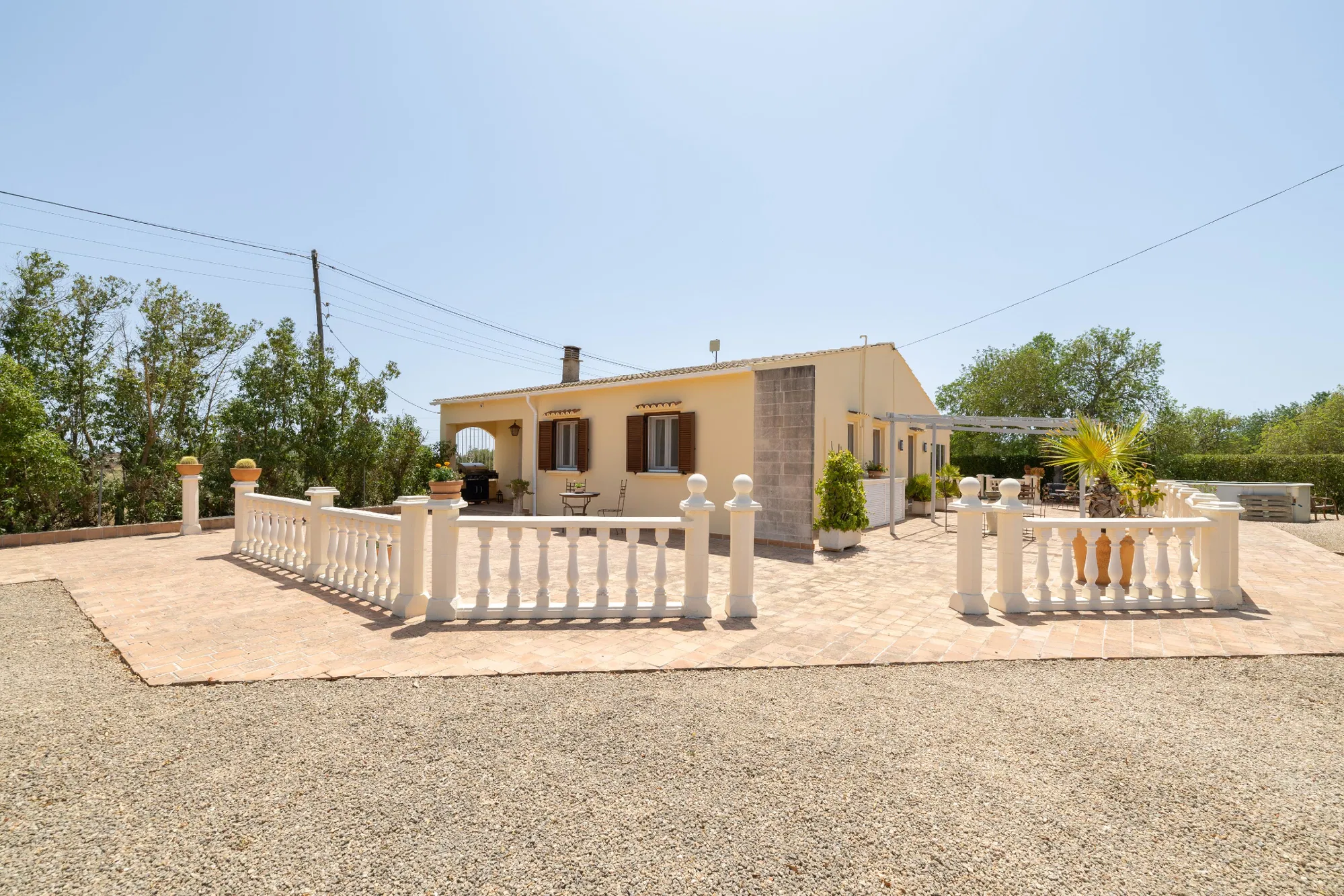 Una casa de pagès renovada amb vistes impressionants-16