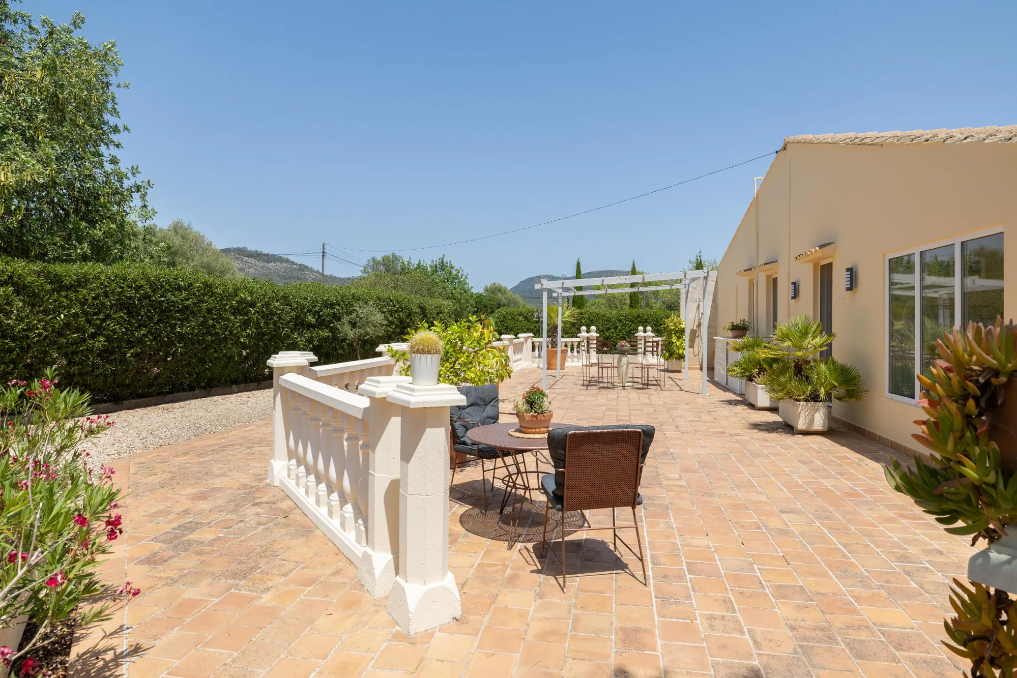 Una casa de pagès renovada amb vistes impressionants-13