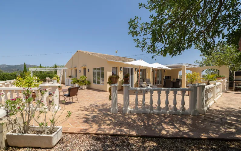 Renovierte und gepflegte Finca mit traumhaftem Ausblick