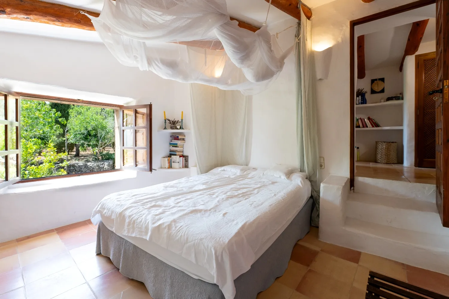 Propriété authentique avec maison d'hôtes et vue sur la mer-10