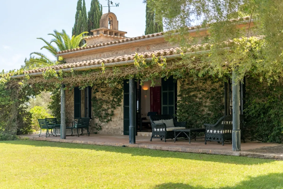 Propriété authentique avec maison d'hôtes et vue sur la mer-11