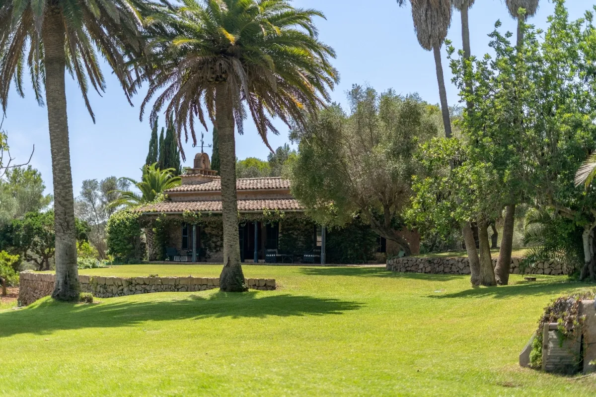 Propriété authentique avec maison d'hôtes et vue sur la mer-3