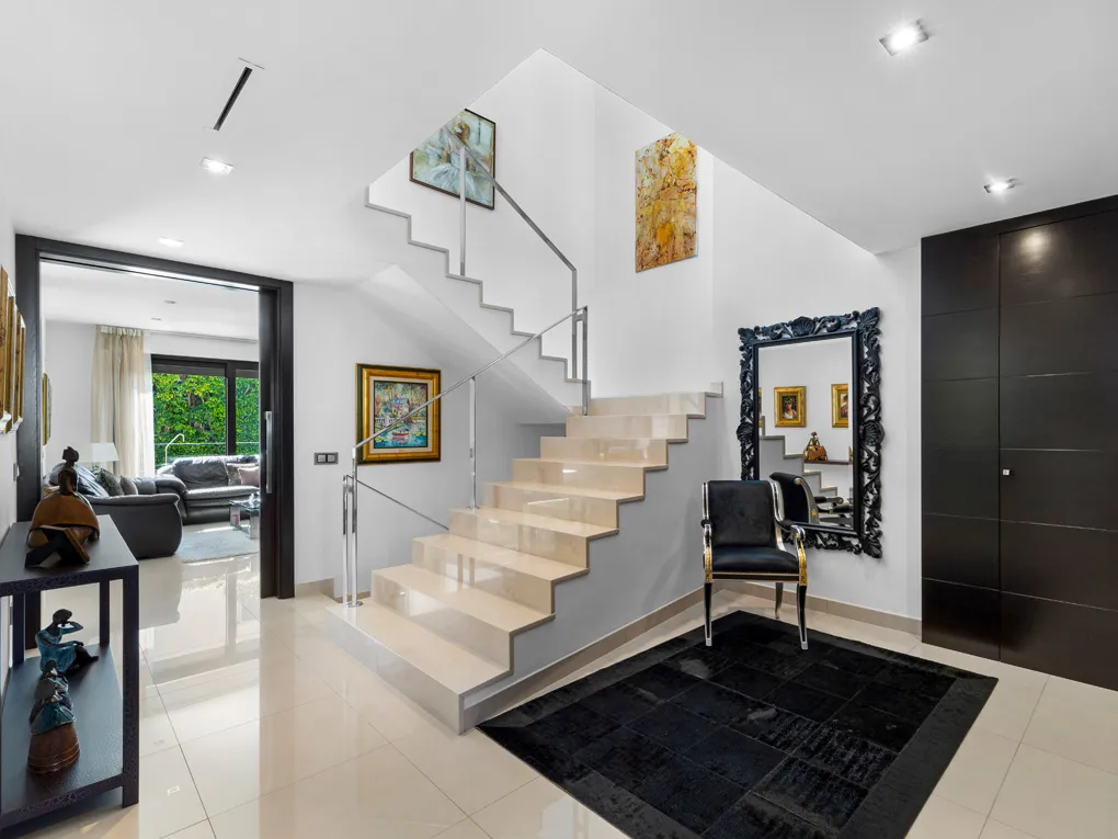 Mooie villa met zwembad vlakbij het strand-2