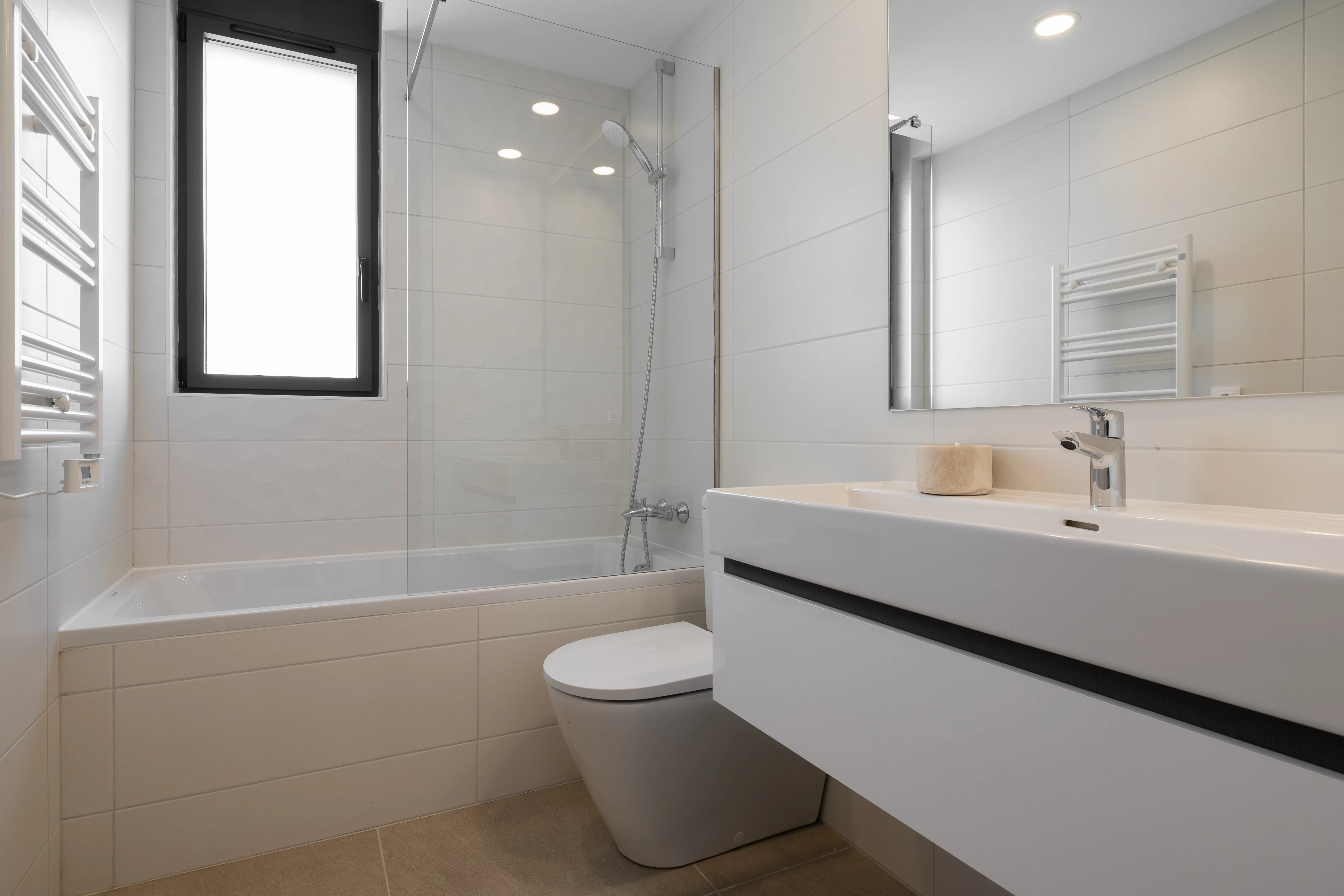 Nowo wybudowany dom w zabudowie bliźniaczej z basenem w Puig de Ros-14