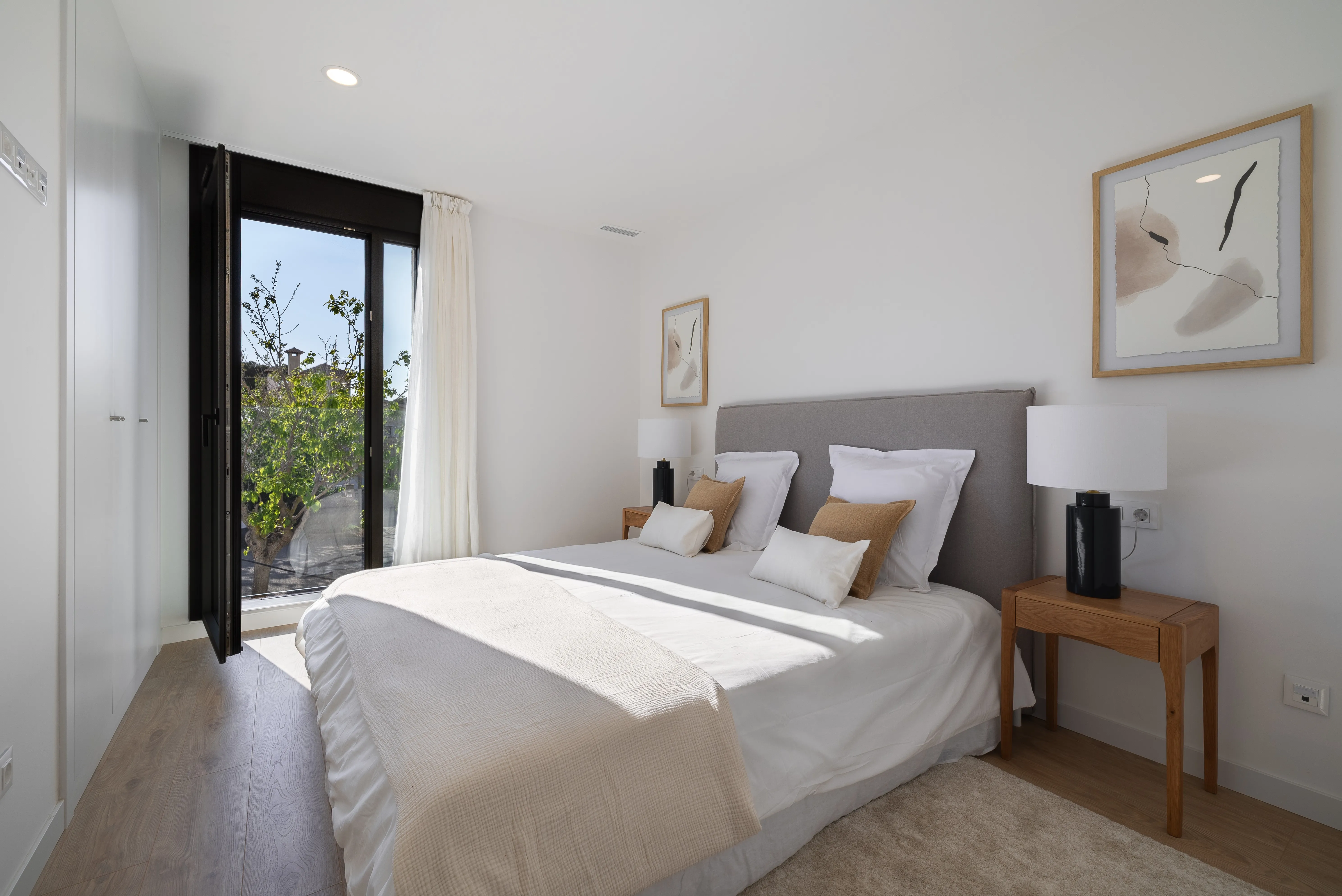 Nowo wybudowany dom w zabudowie bliźniaczej z basenem w Puig de Ros-12