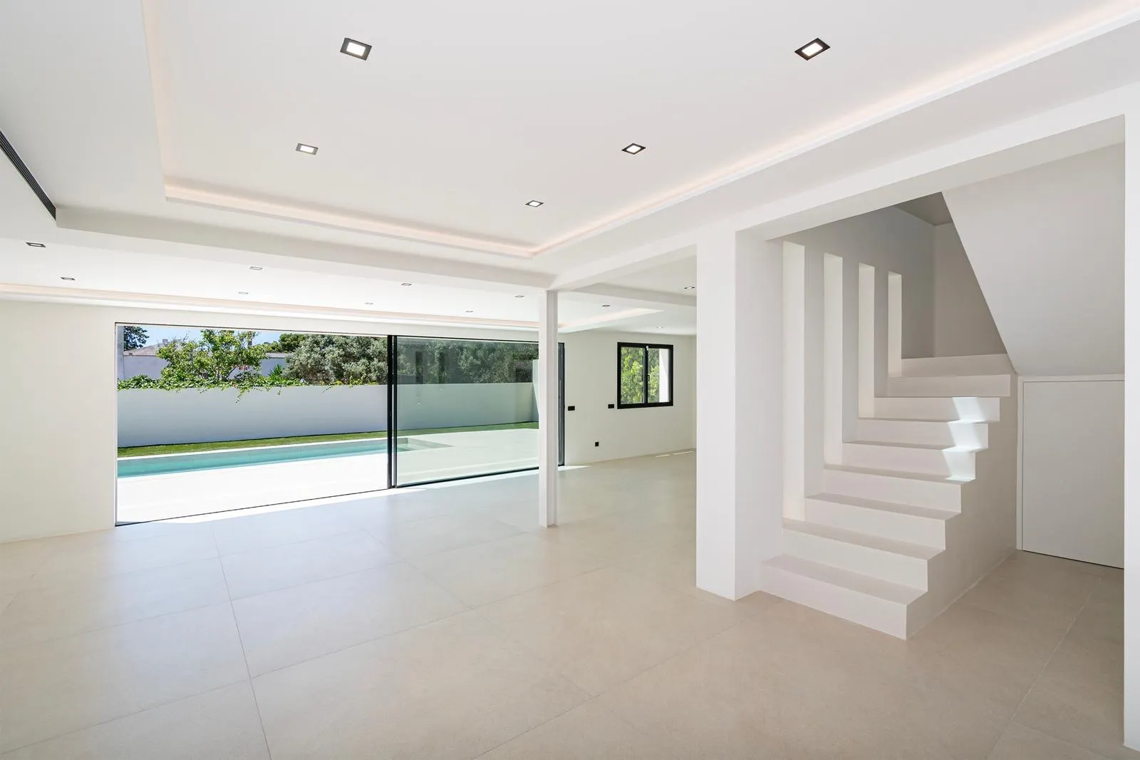 Modern designvilla vid havet-7