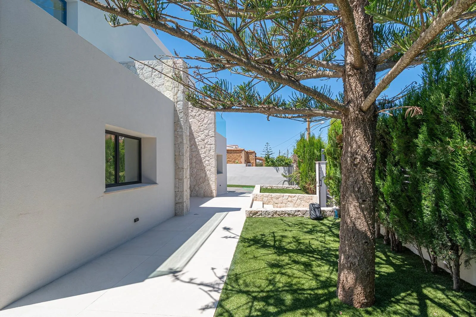 Moderne Designer Villa am Meer-2