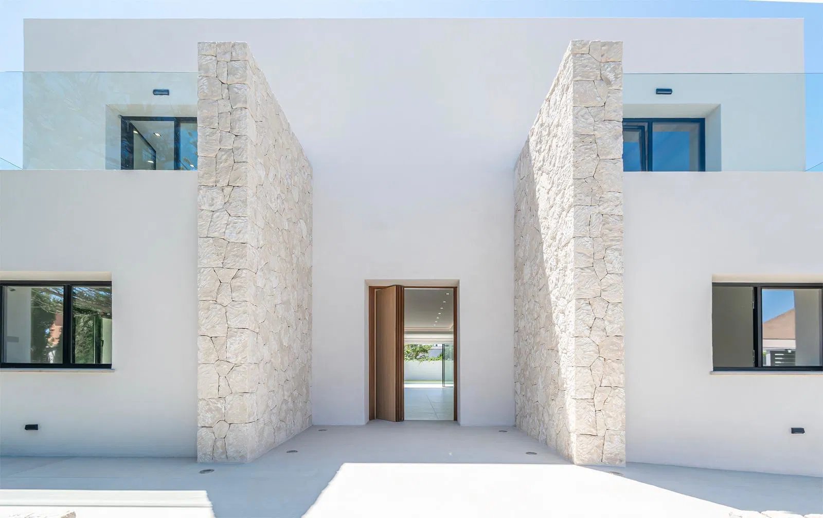 Moderne Designer Villa am Meer-3