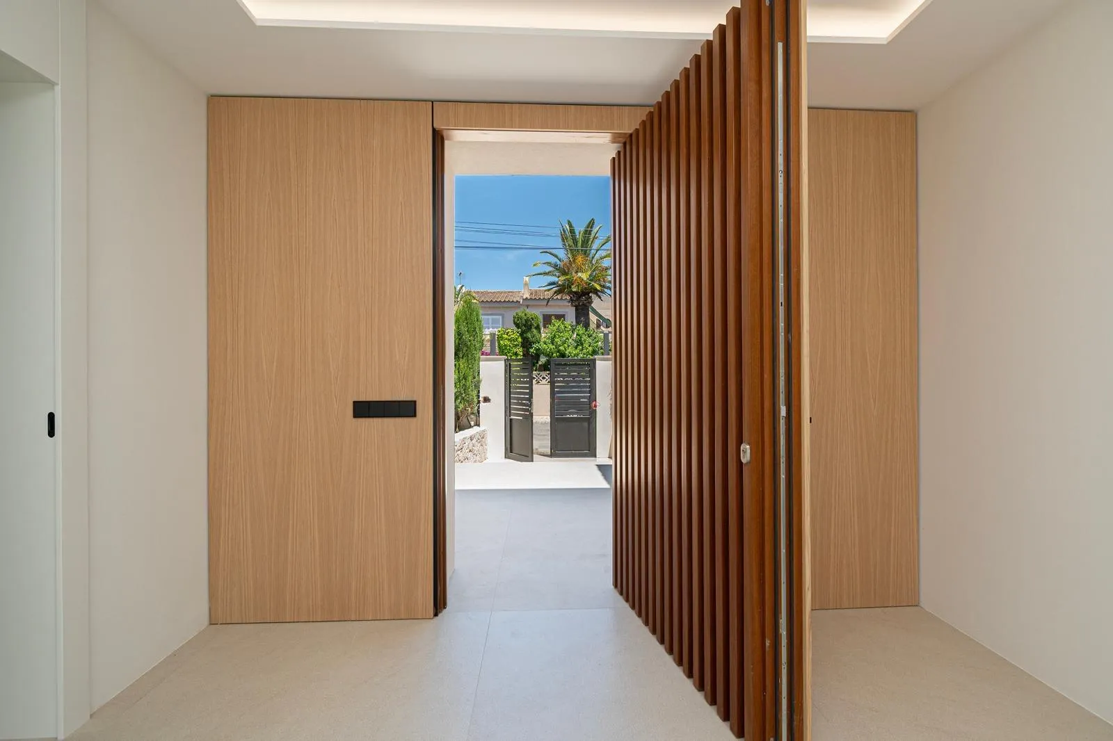 Modern designvilla vid havet-5