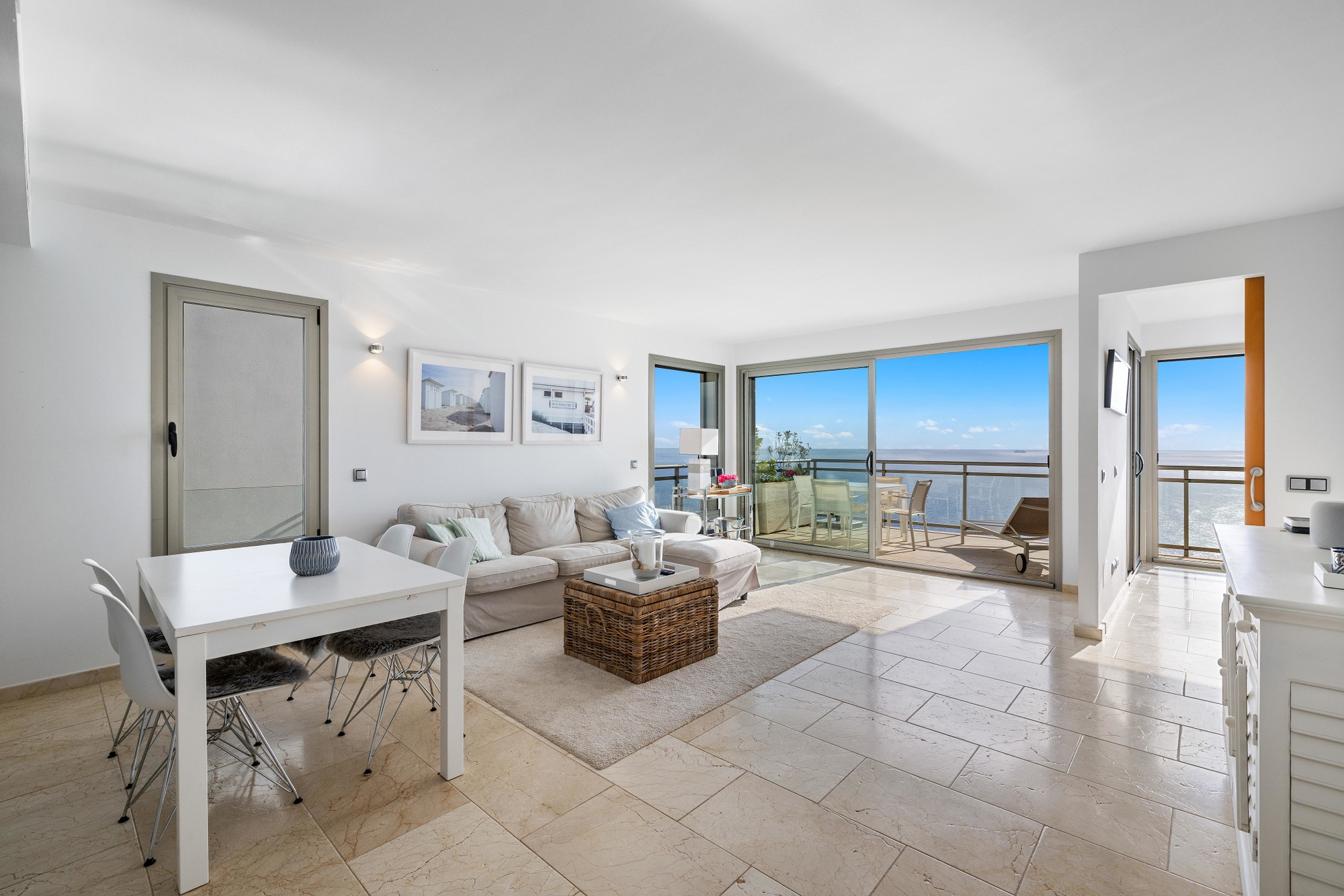 Pis en una urbanització residencial exclusiva amb vistes al mar-8