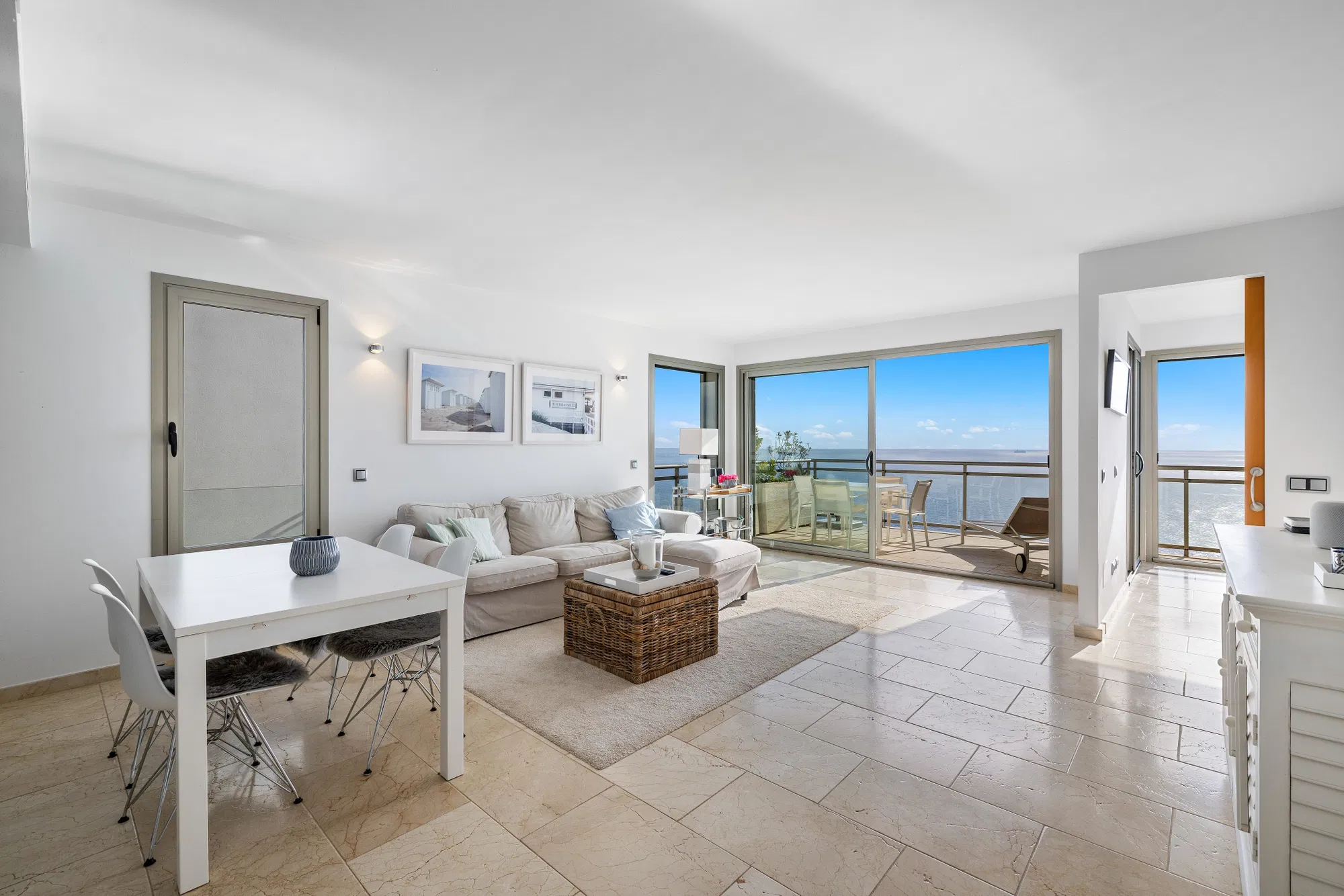 Pis en una urbanització residencial exclusiva amb vistes al mar-8