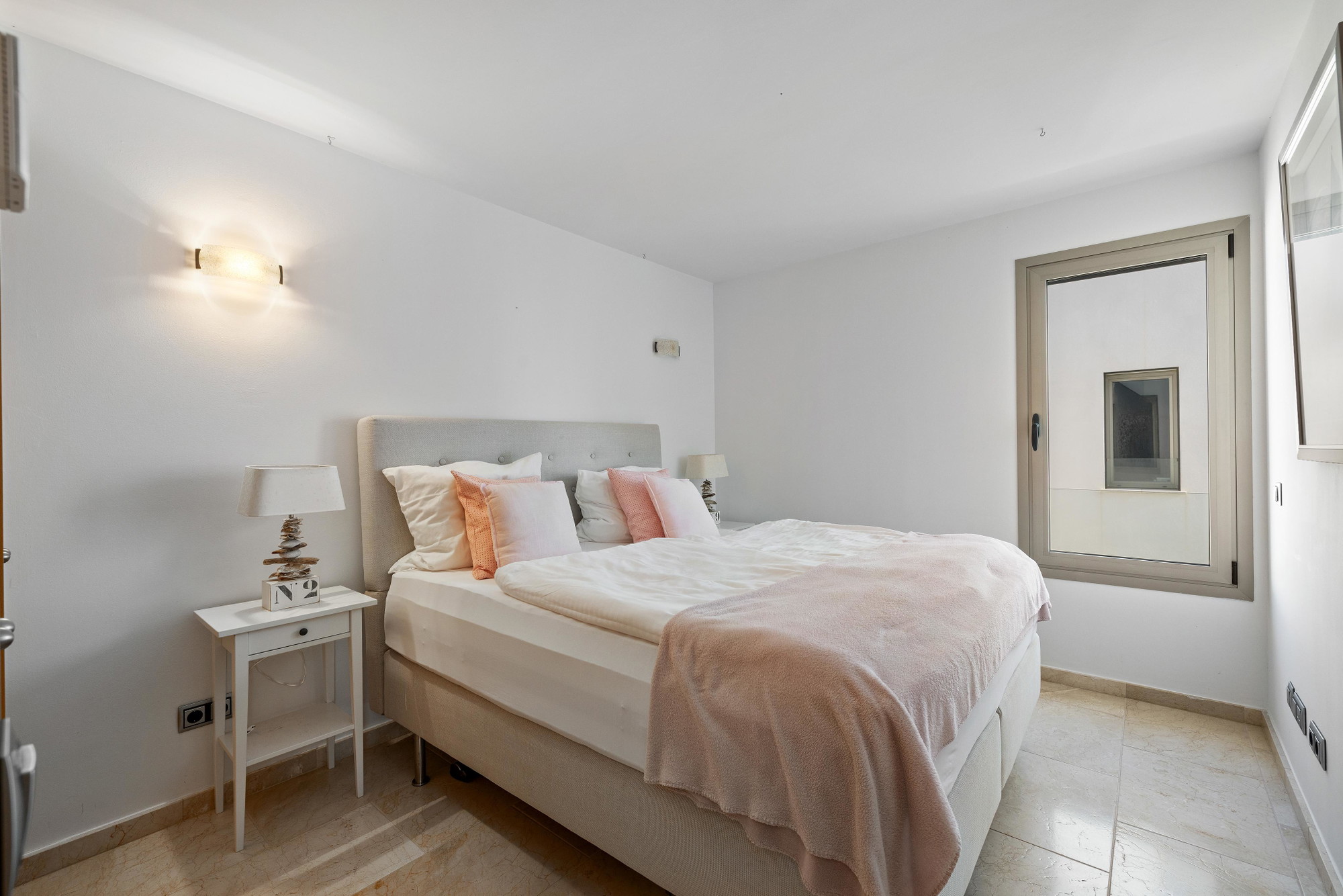 Pis en una urbanització residencial exclusiva amb vistes al mar-10