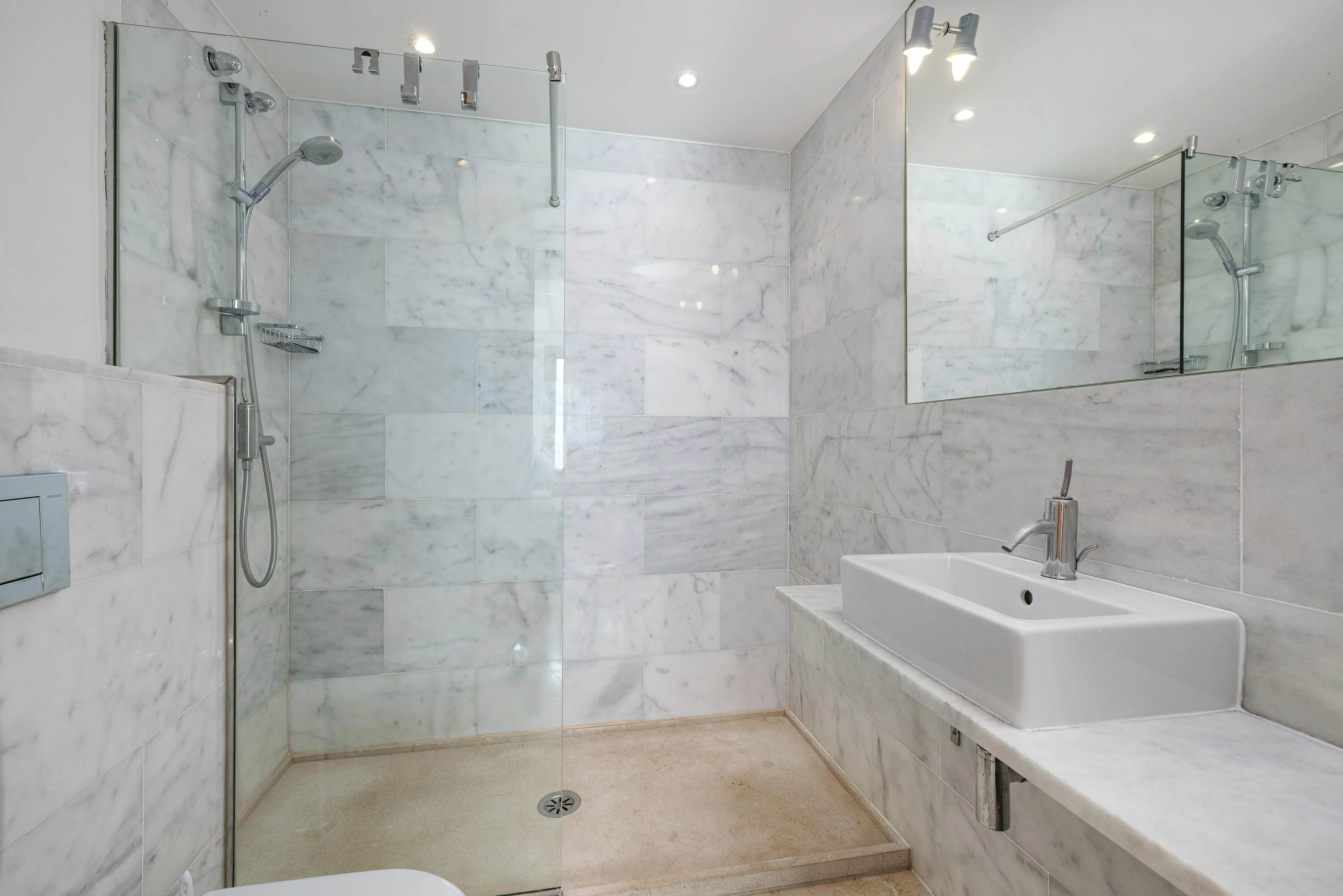 Apartment in exclusive residential complex with sea view-14