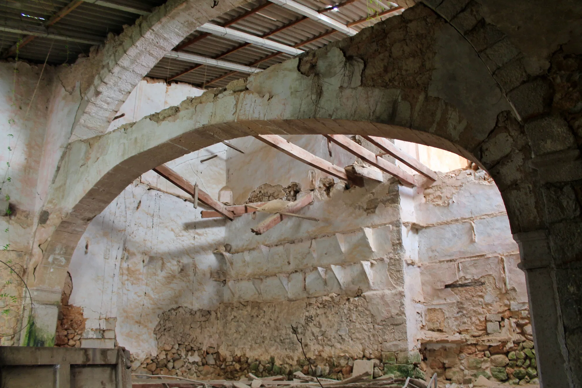Majestuosa casa de pueblo histórica para restaurar en Binissalem-4