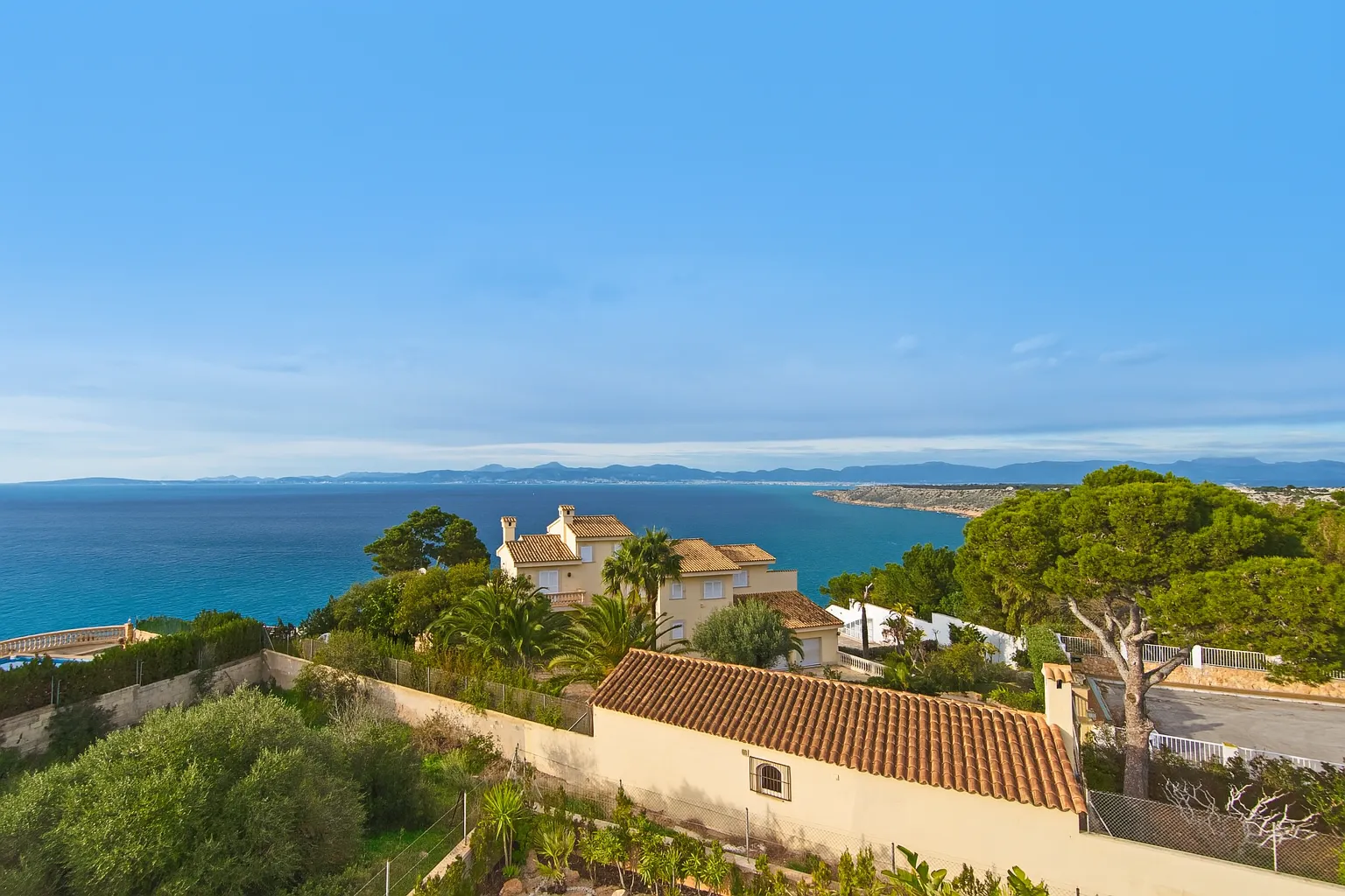 Villa med udsigt til Palmabugten i Bahia Azul-1