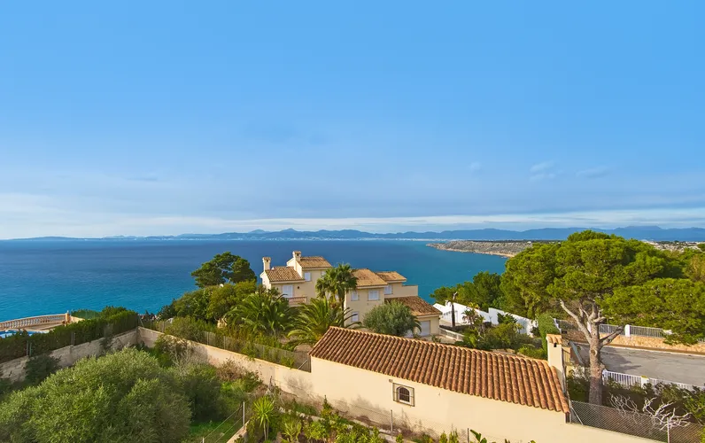 Villa med udsigt til Palmabugten i Bahia Azul