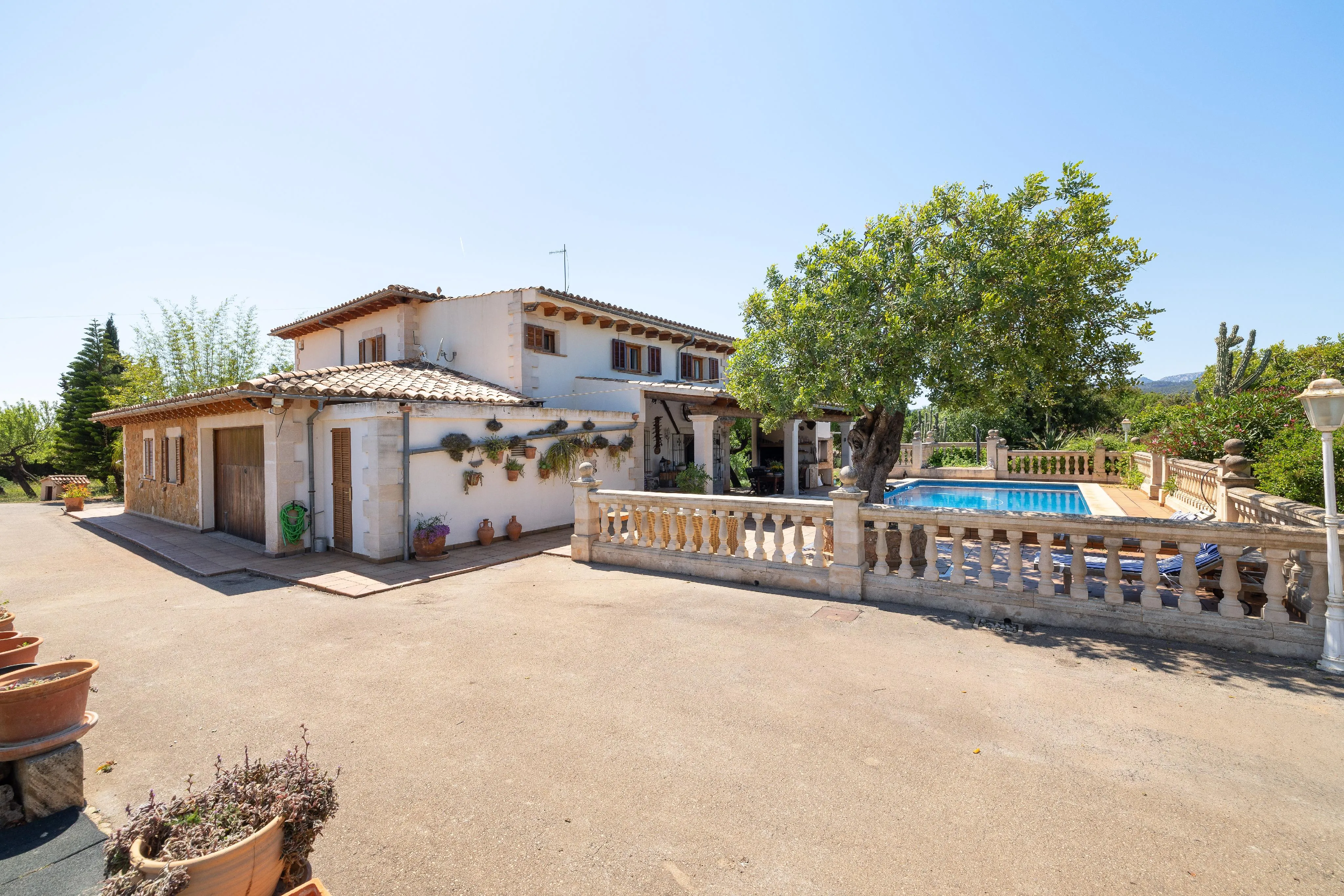 Rustiek te renoveren huis met groot potentieel in Santa Maria-18