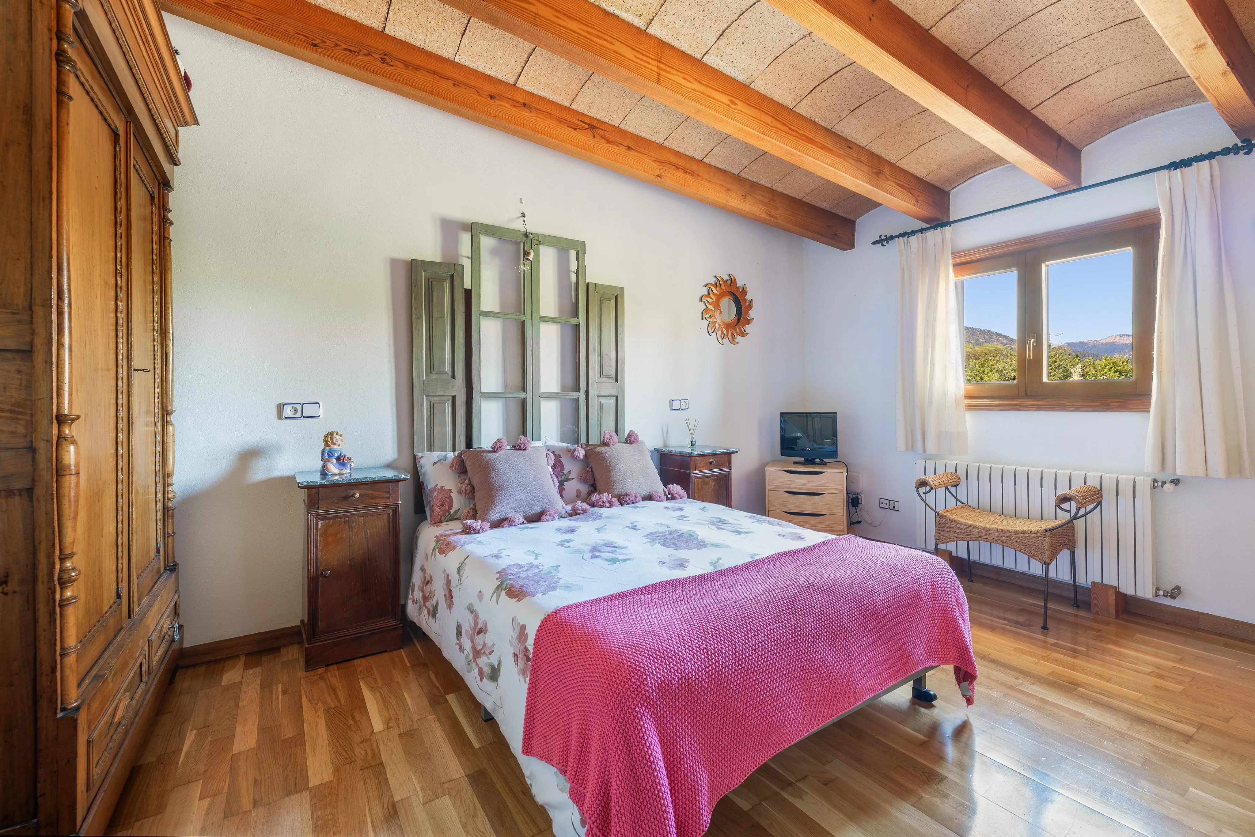 Rustiek te renoveren huis met groot potentieel in Santa Maria-9