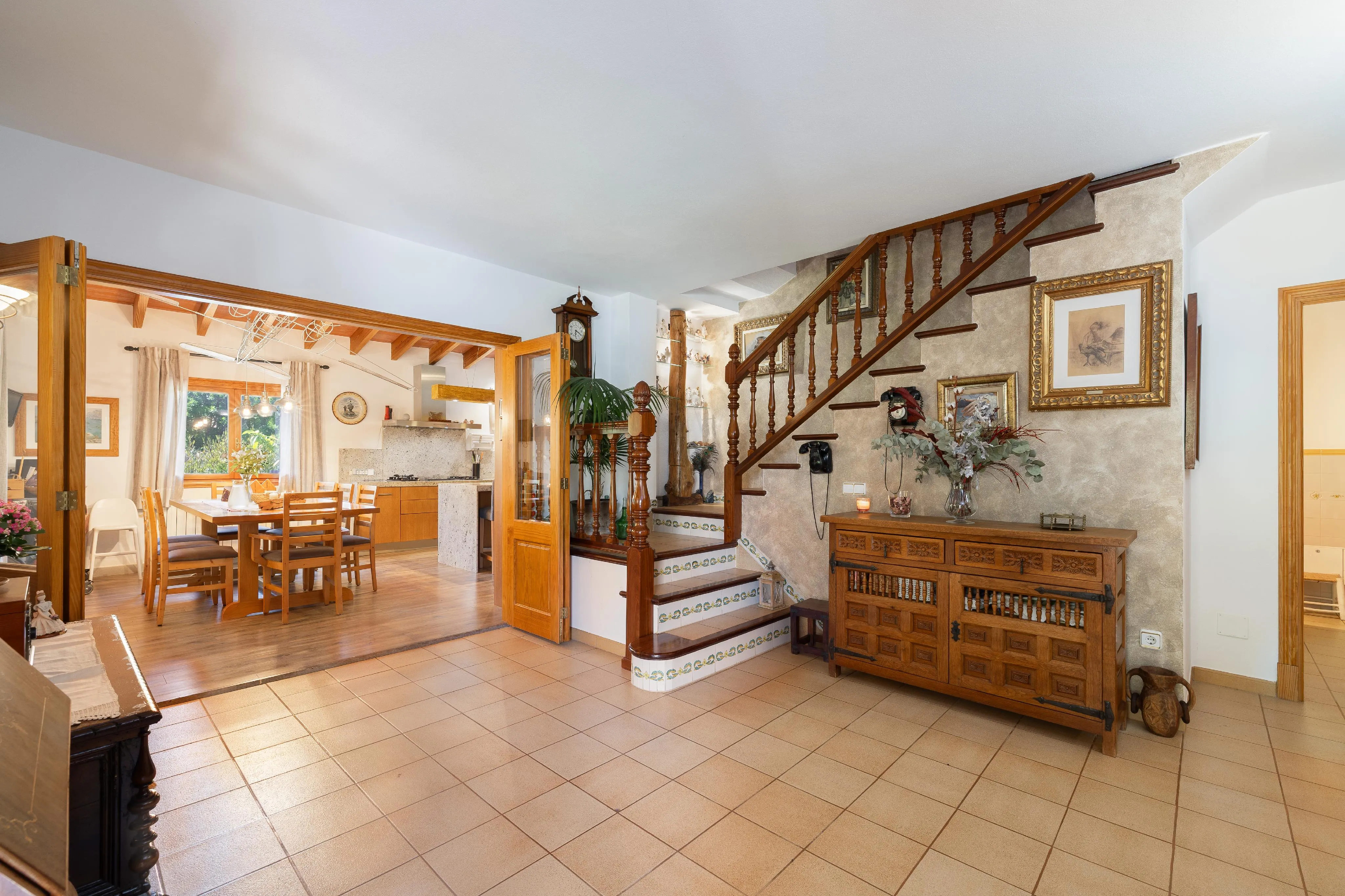 Rustik fastighet att renovera med stor potential i Santa Maria-2