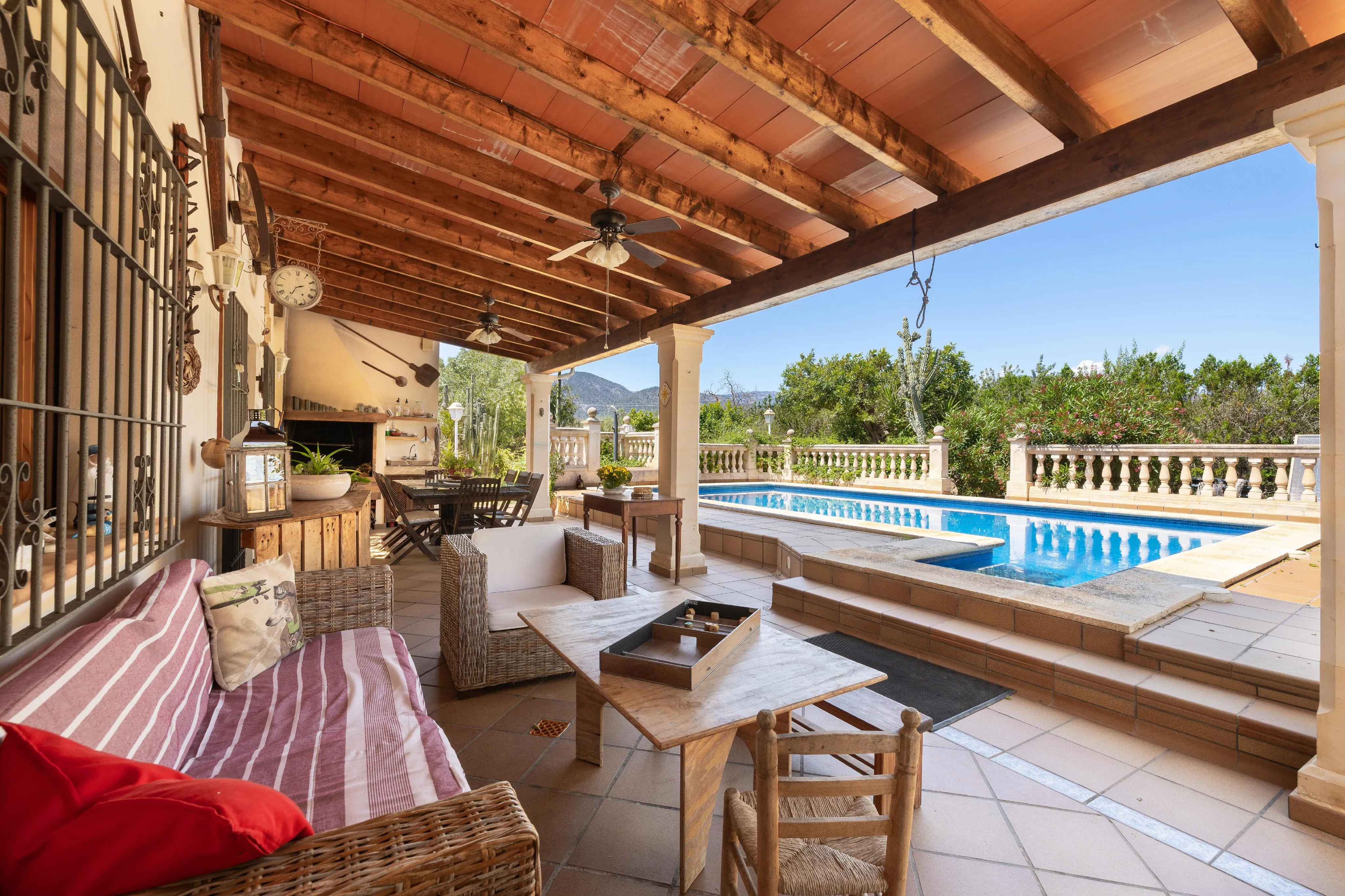 Rustiek te renoveren huis met groot potentieel in Santa Maria-14