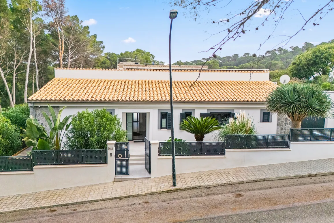 Modern single-family home with heated pool in a quiet location in Font de Sa Cala-4