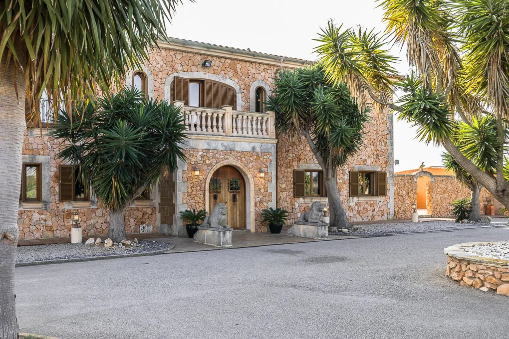 Impressive country house with ETV License-21