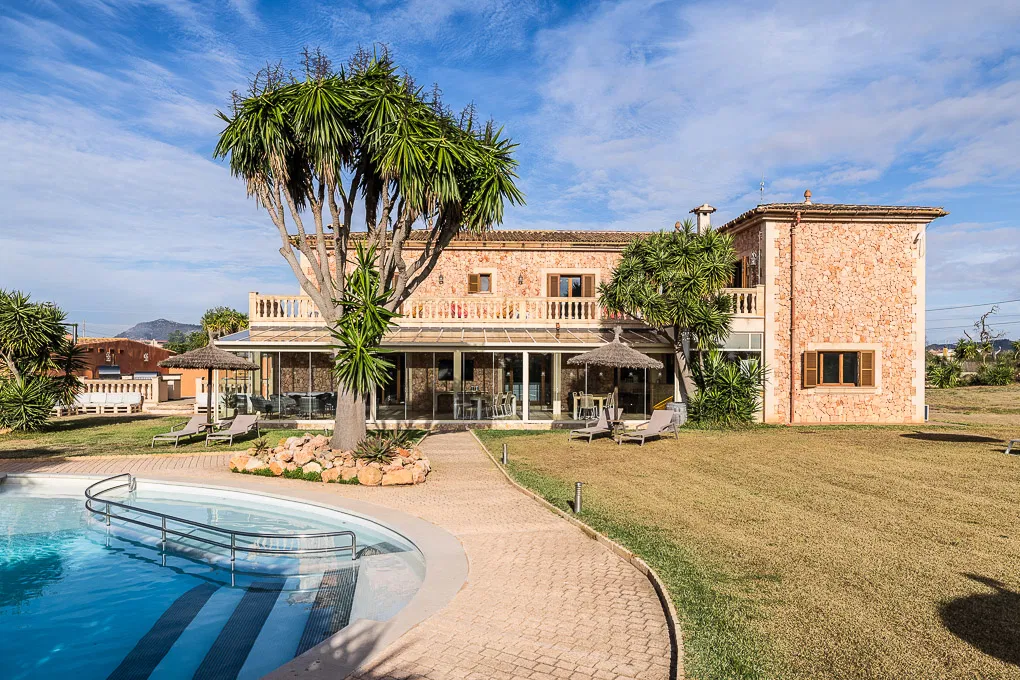 Impressive country house with ETV License-1