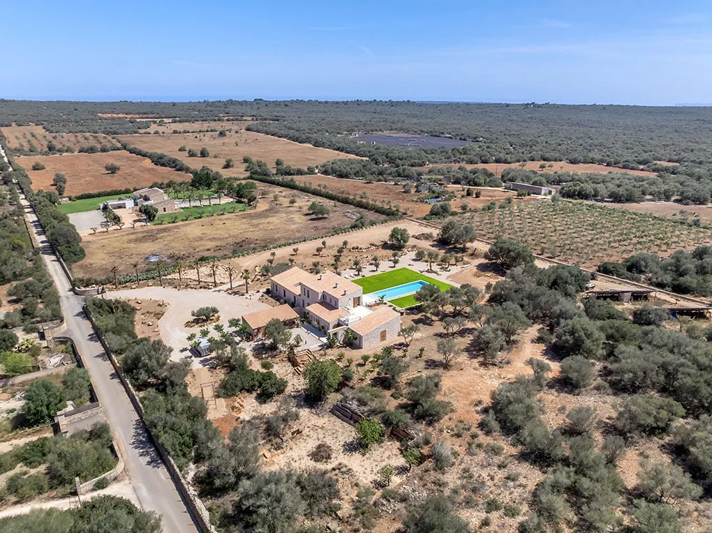 Finca innovadora de nova construcció en una zona tranquil·la-9