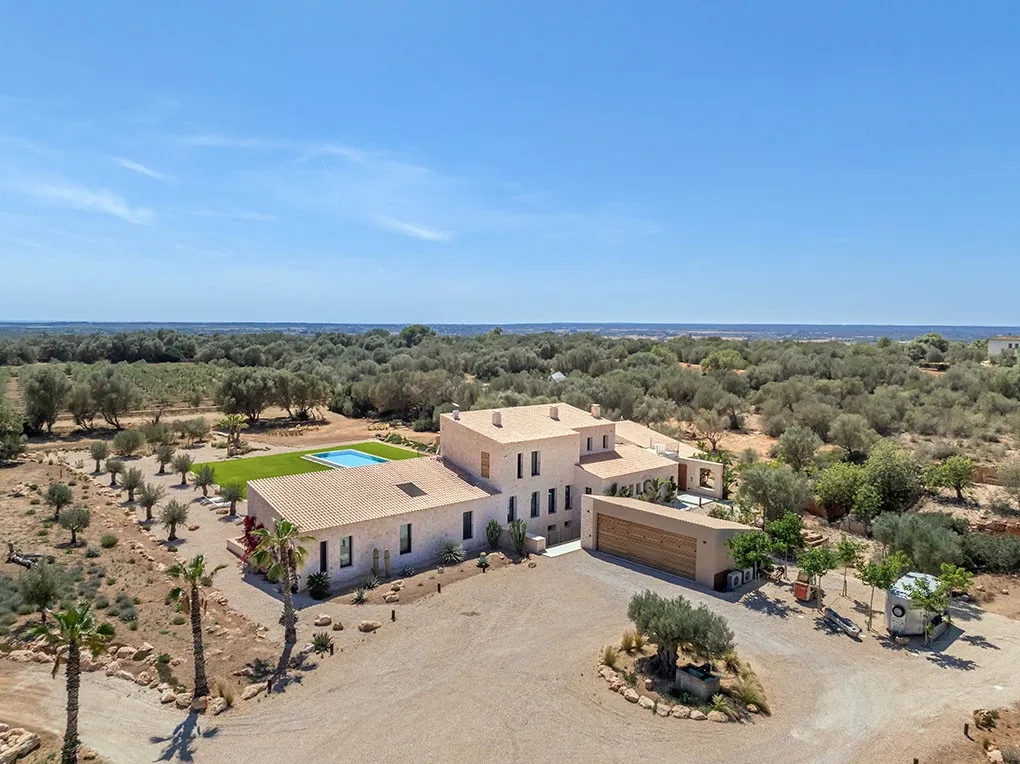 Innovative new-build finca in quiet location-2