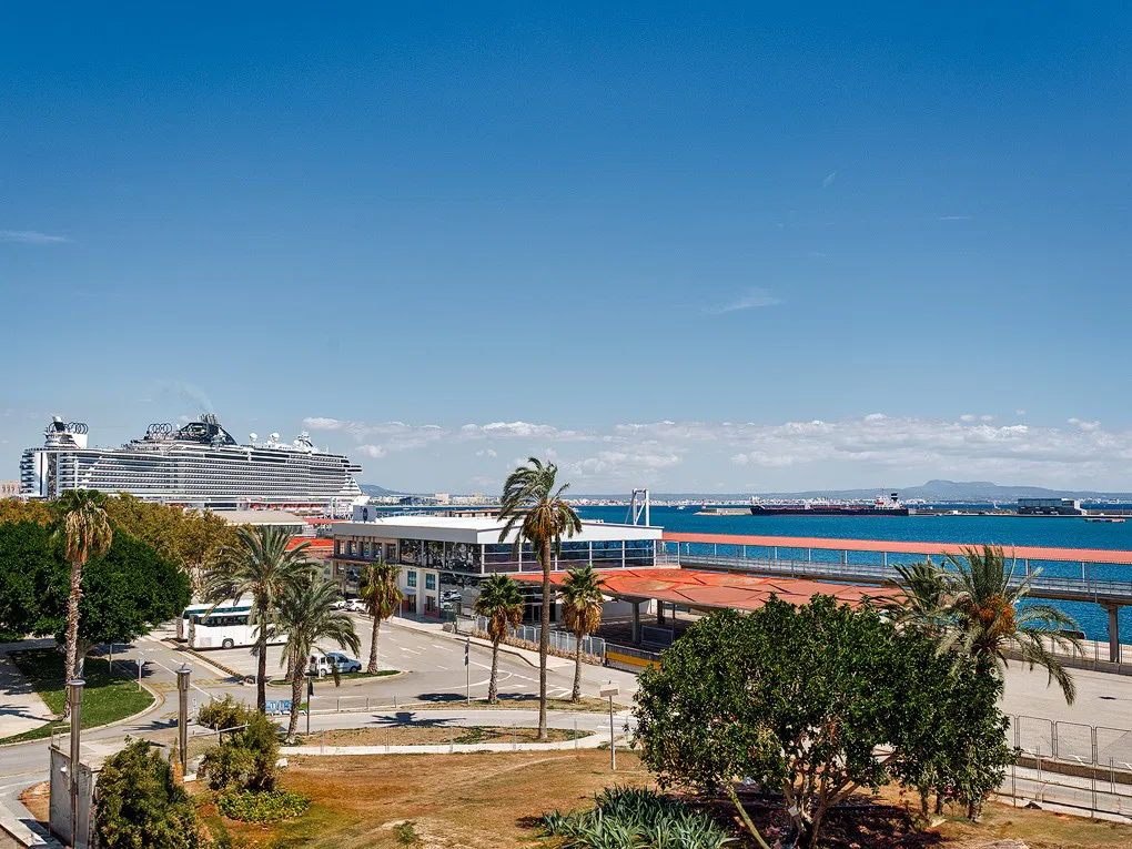 Neue Luxuswohnung mit Hafenblick in Palma-9
