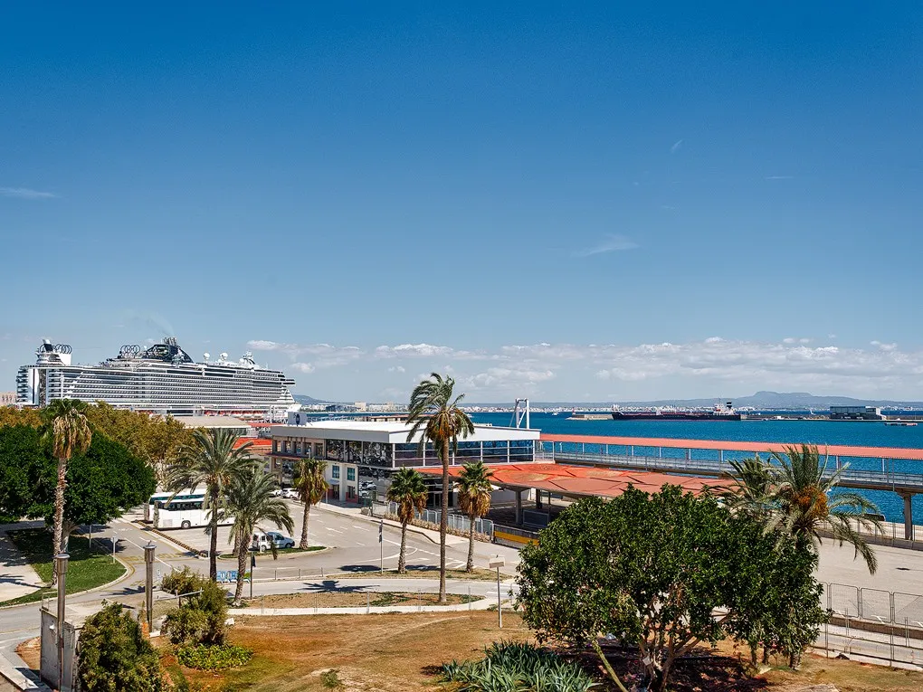 Ny luksuslejlighed med udsigt til havnen-9