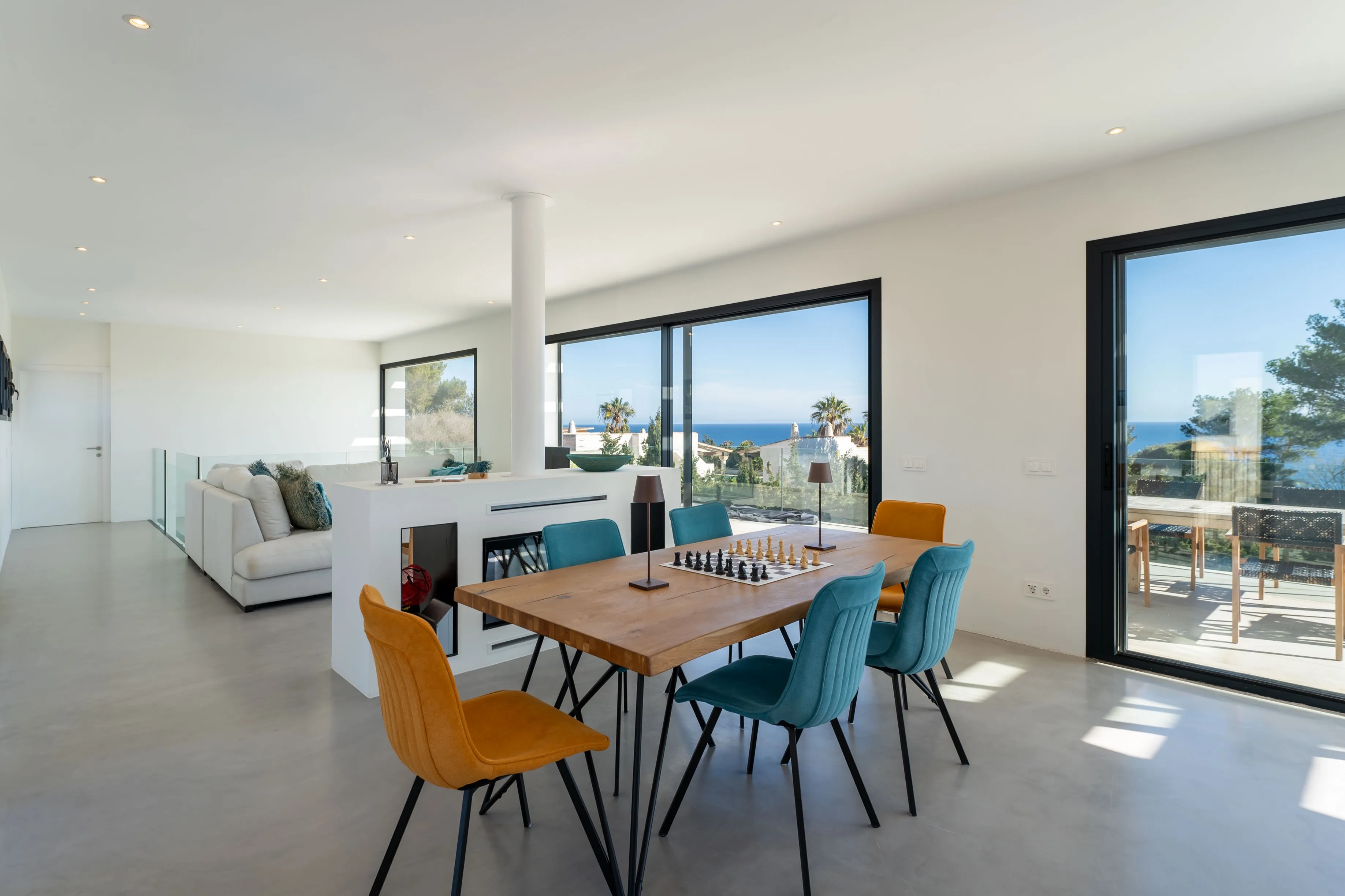 Eksklusiv villa med betagende havudsigt i Cala Llombards-12