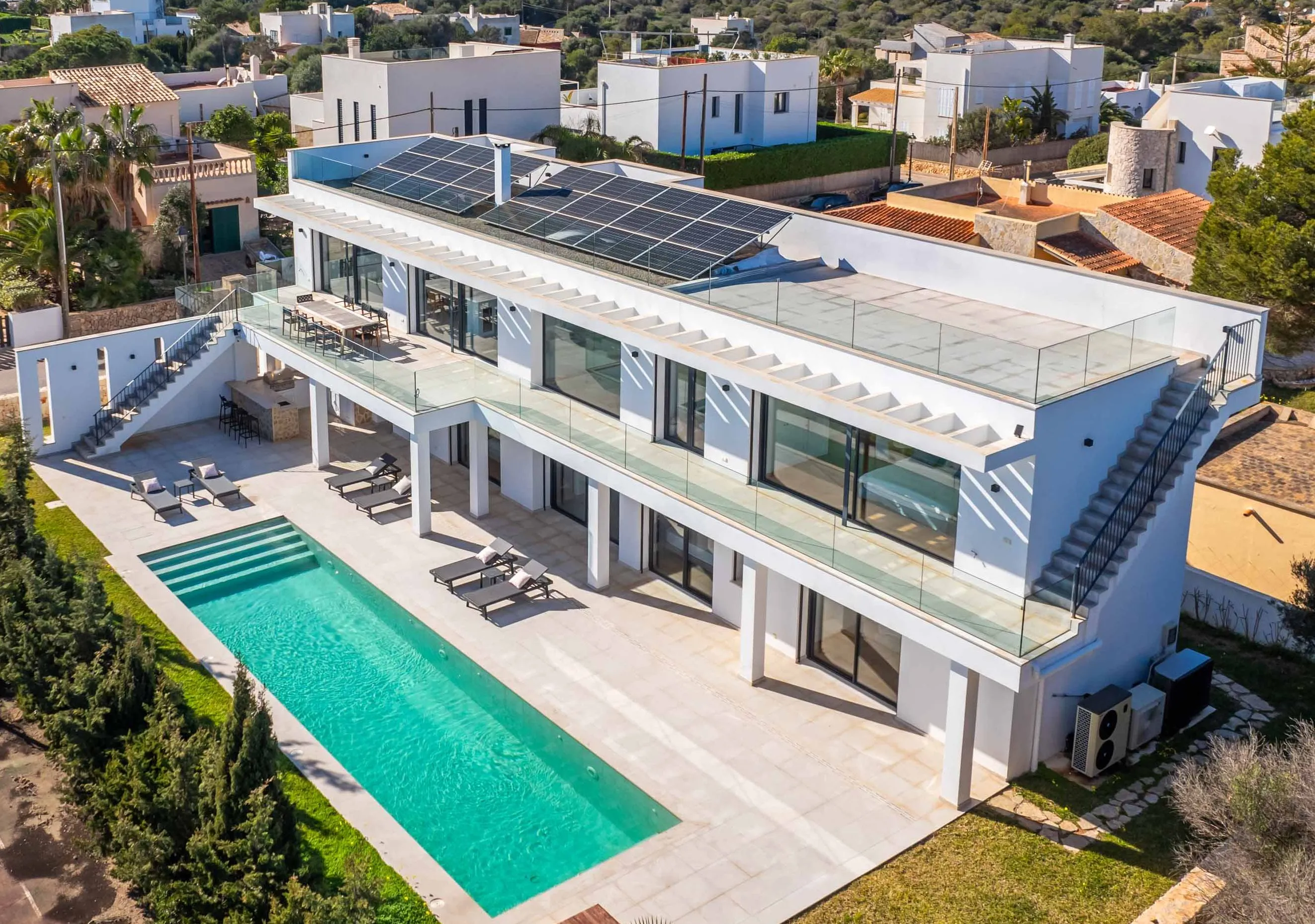 Eksklusiv villa med betagende havudsigt i Cala Llombards-2