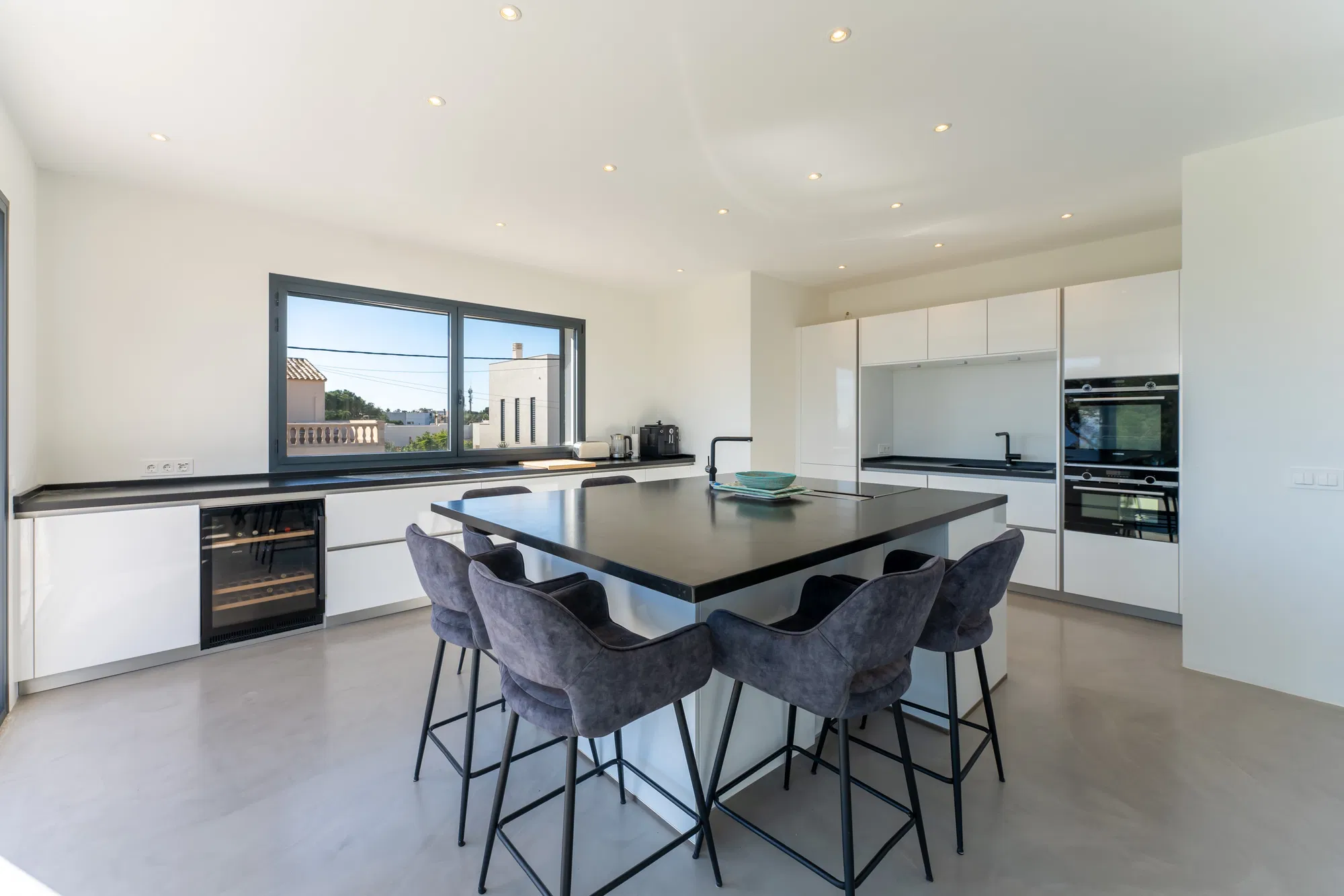Exclusieve villa met adembenemend uitzicht op zee in Cala Llombards-13