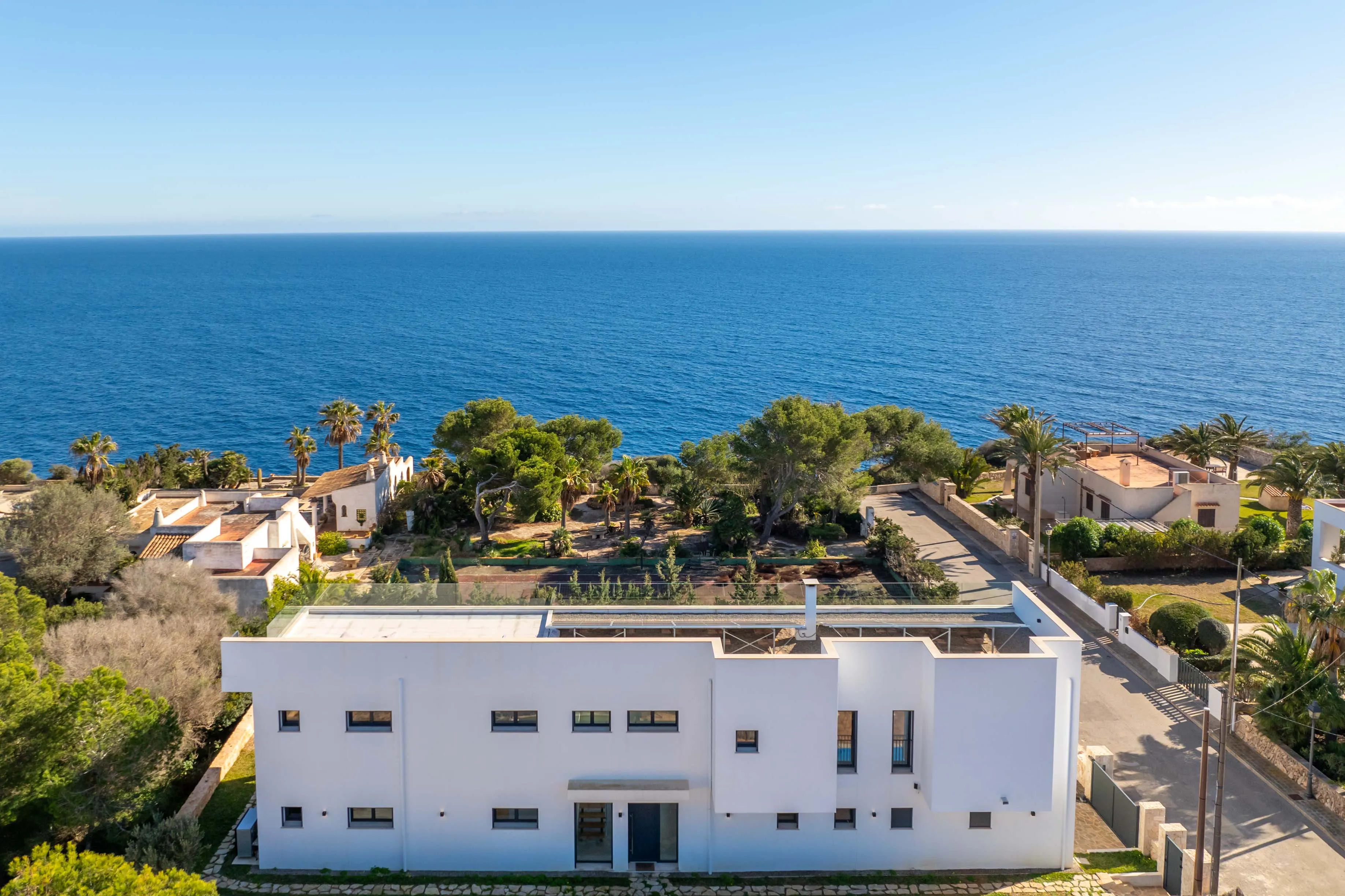 Eksklusiv villa med betagende havudsigt i Cala Llombards-21