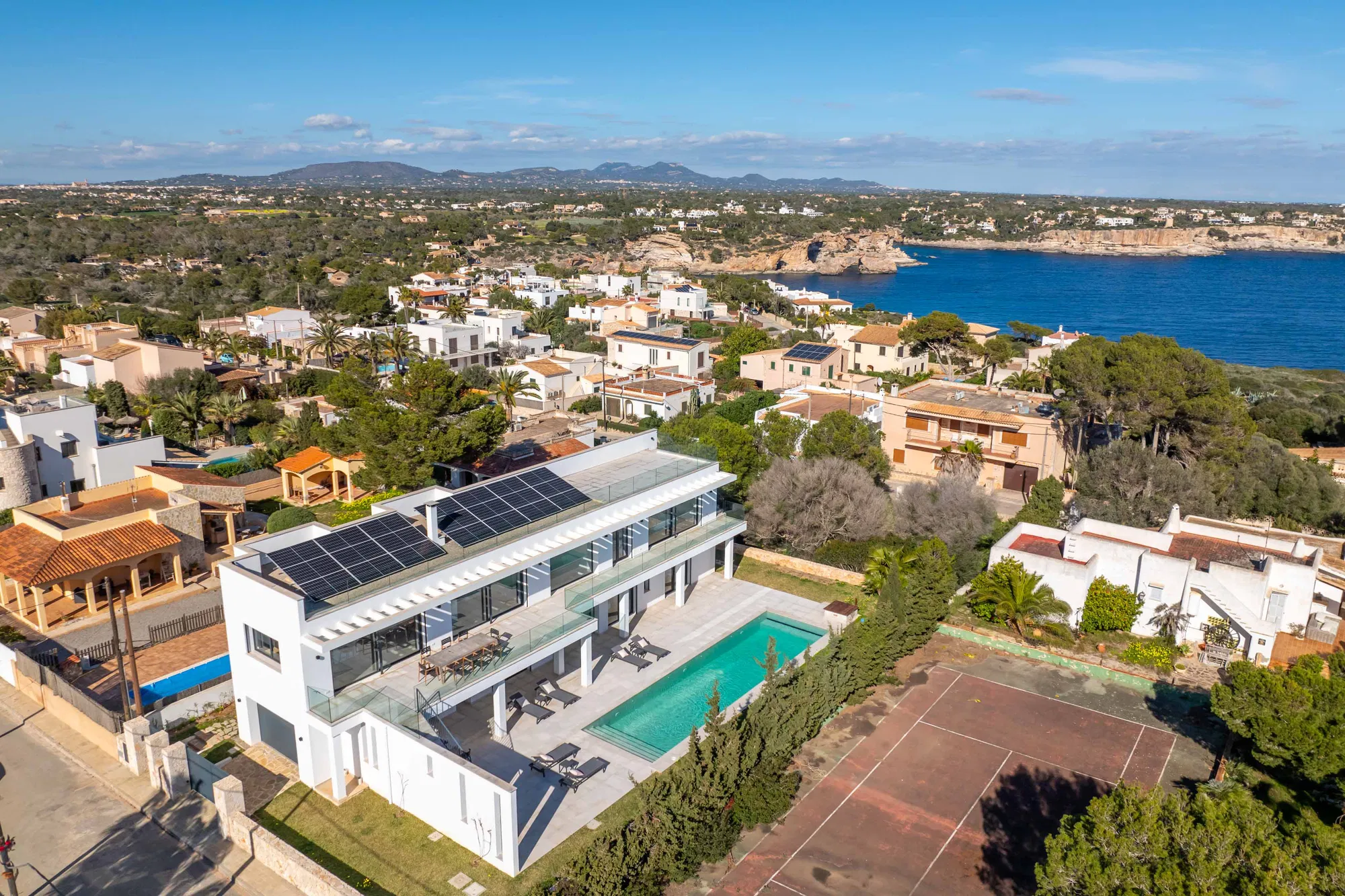 Exclusieve villa met adembenemend uitzicht op zee in Cala Llombards-4