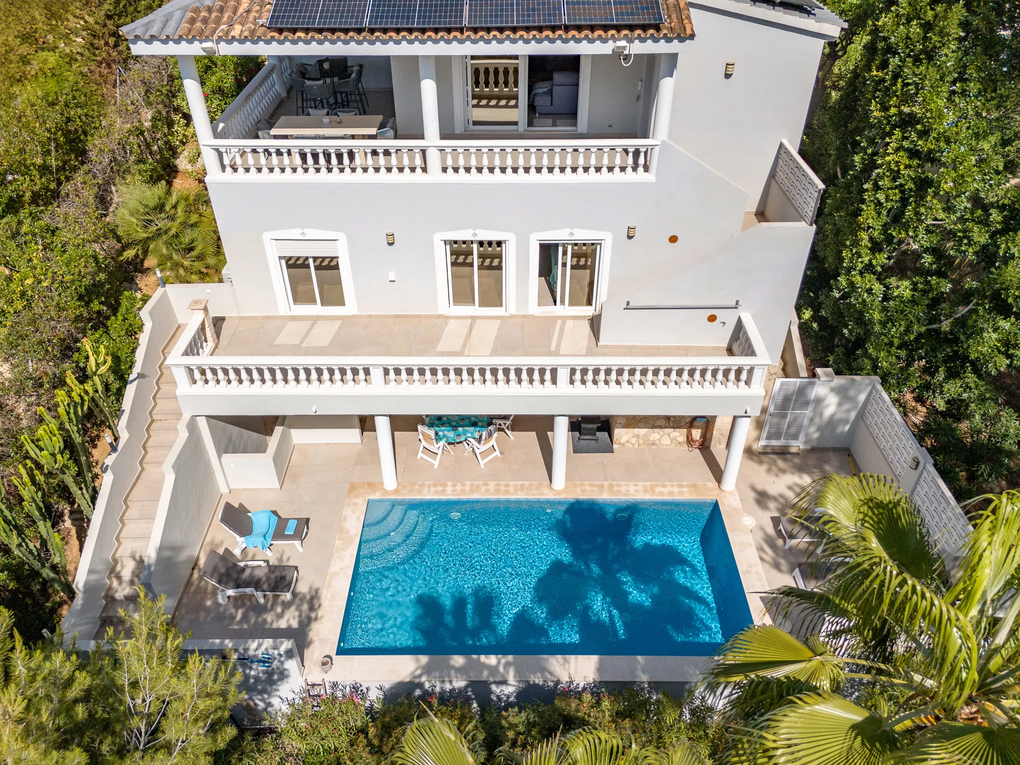 Mediterrane villa met uitzicht op zee-11