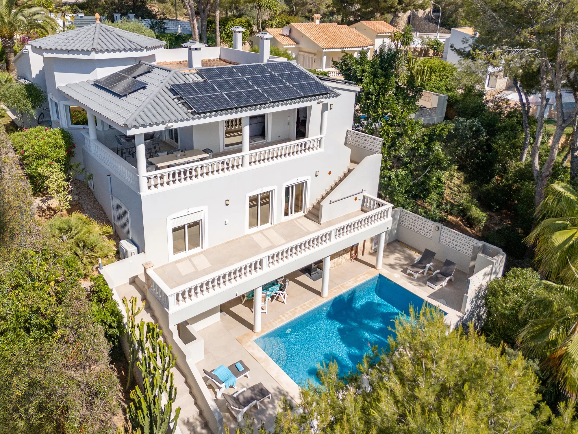 Mediterrane villa met uitzicht op zee-1