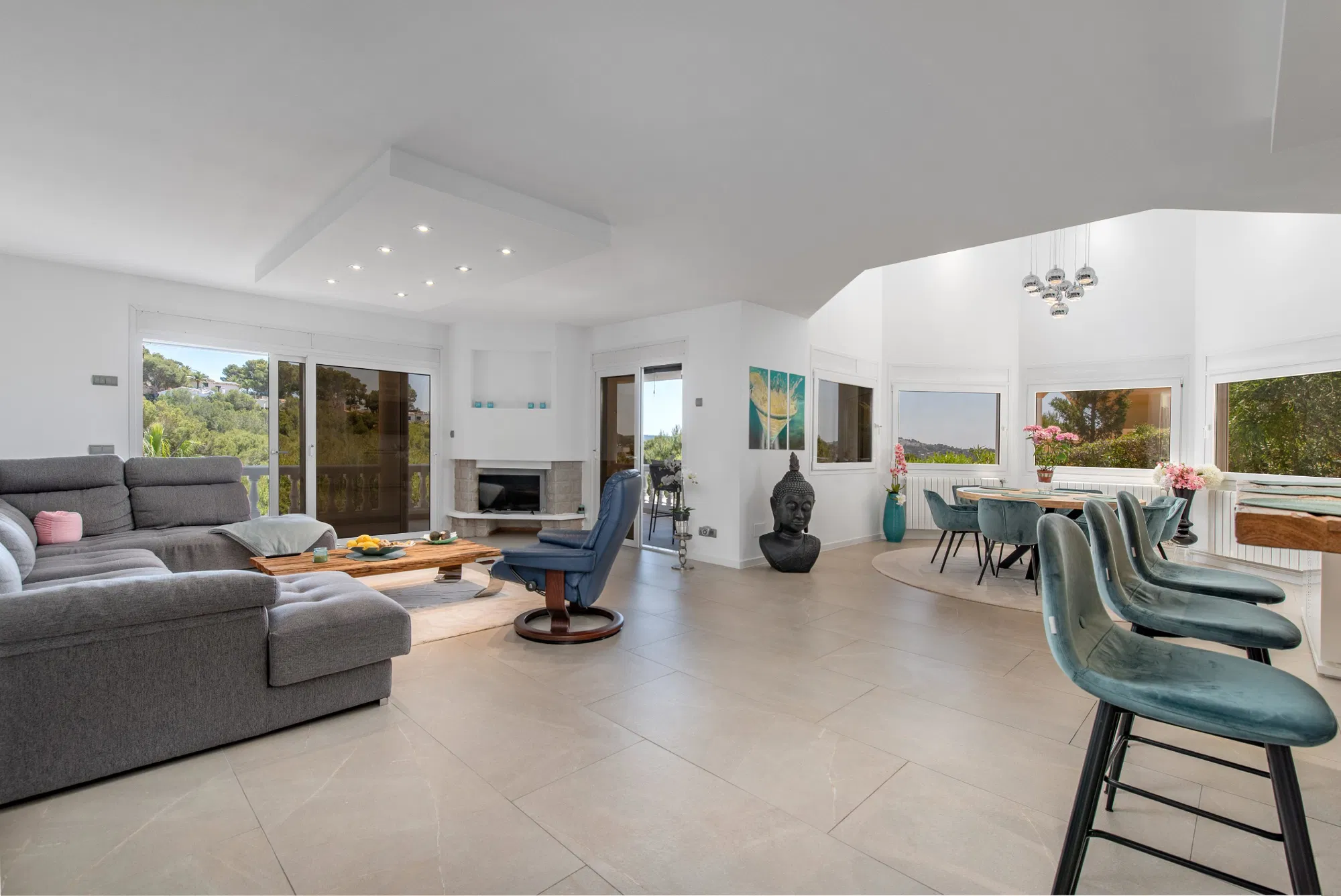 Mediterrane villa met uitzicht op zee-3