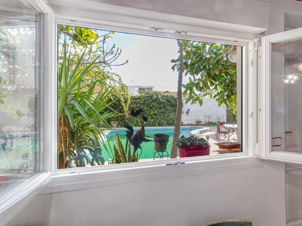 Privileged plot with bungalow and swimming pool-2