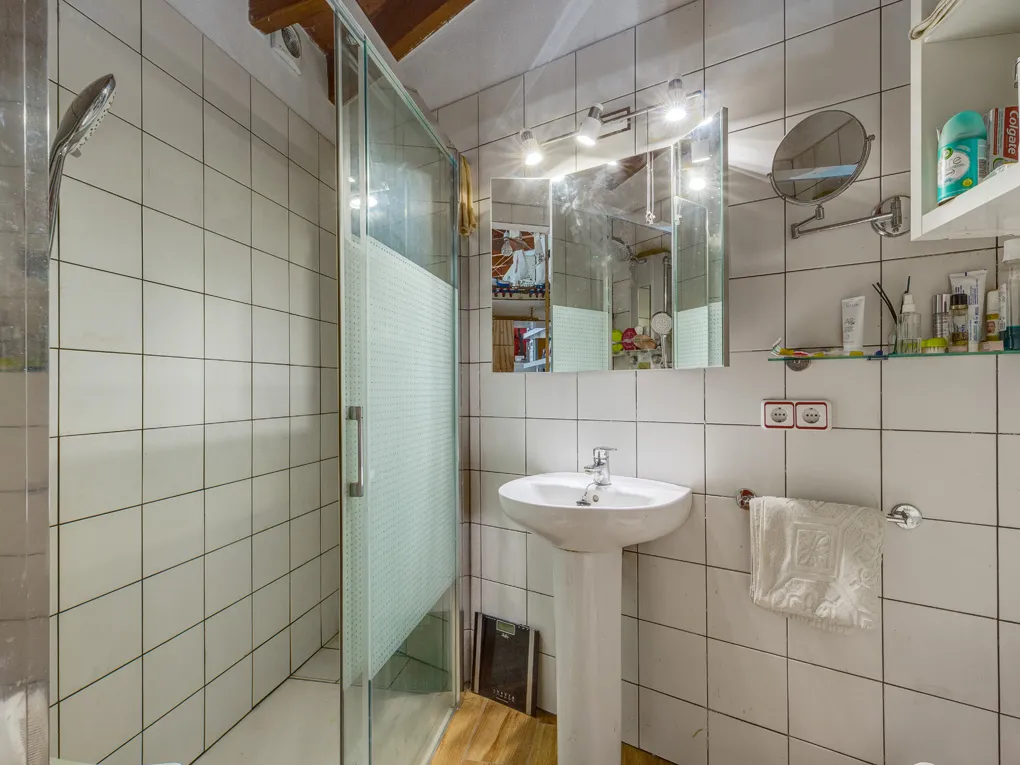 Privileged plot with bungalow and swimming pool-4