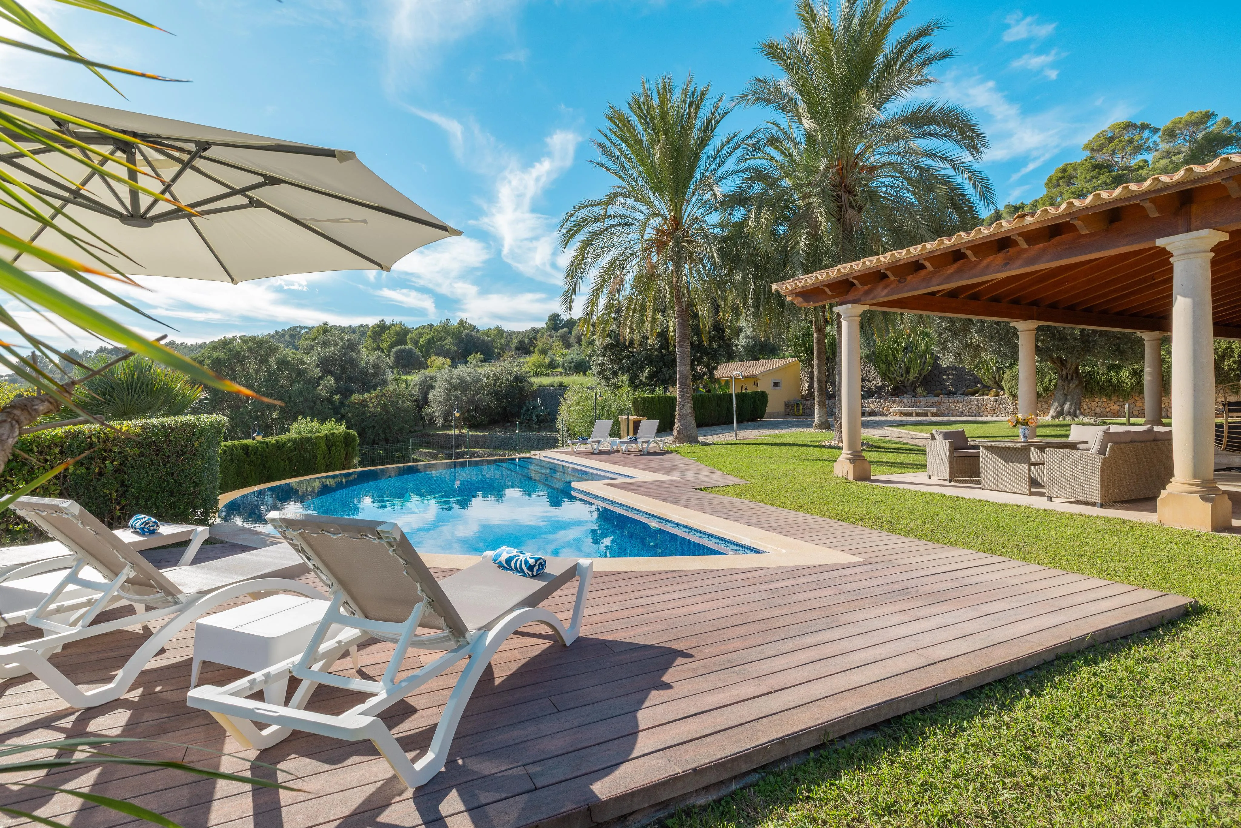 Charmante villa met verreikend uitzicht en vakantieverhuur licentie in Selva-2