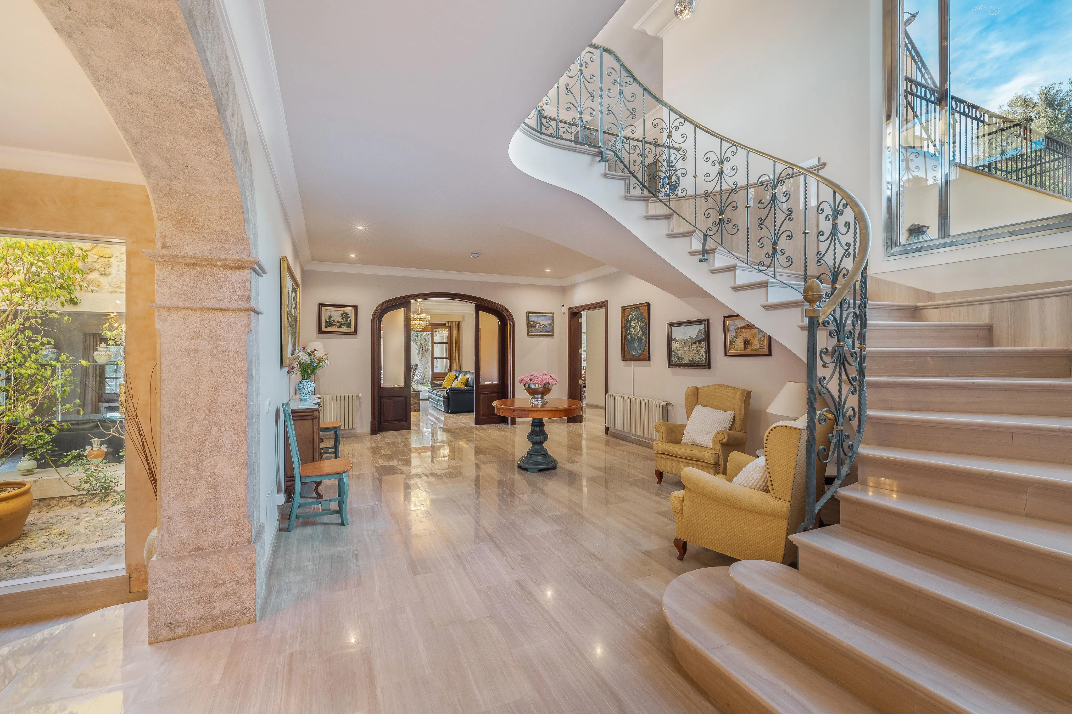 Charmante villa met verreikend uitzicht en vakantieverhuur licentie in Selva-4